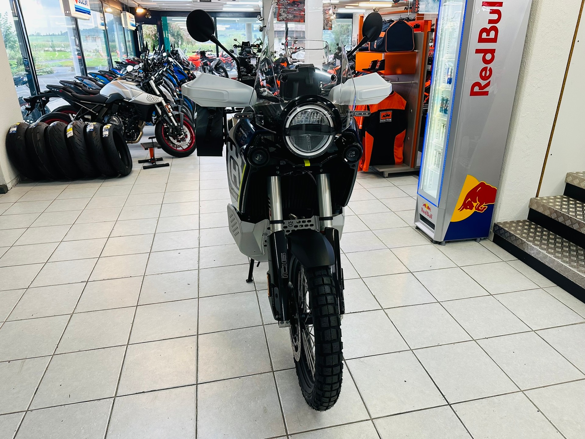 HUSQVARNA Norden 901 Expedition-showroom-element-1