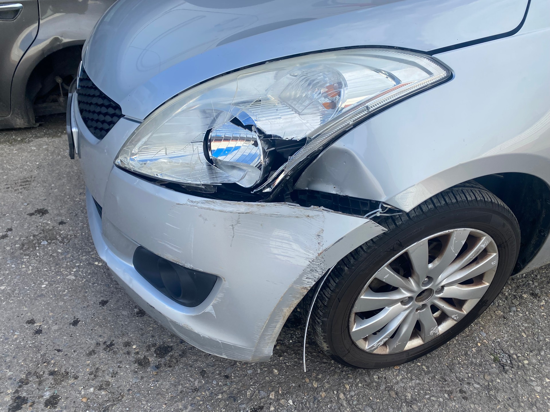 SUZUKI Swift 1.2i 16V GL Top 4x4-image-2