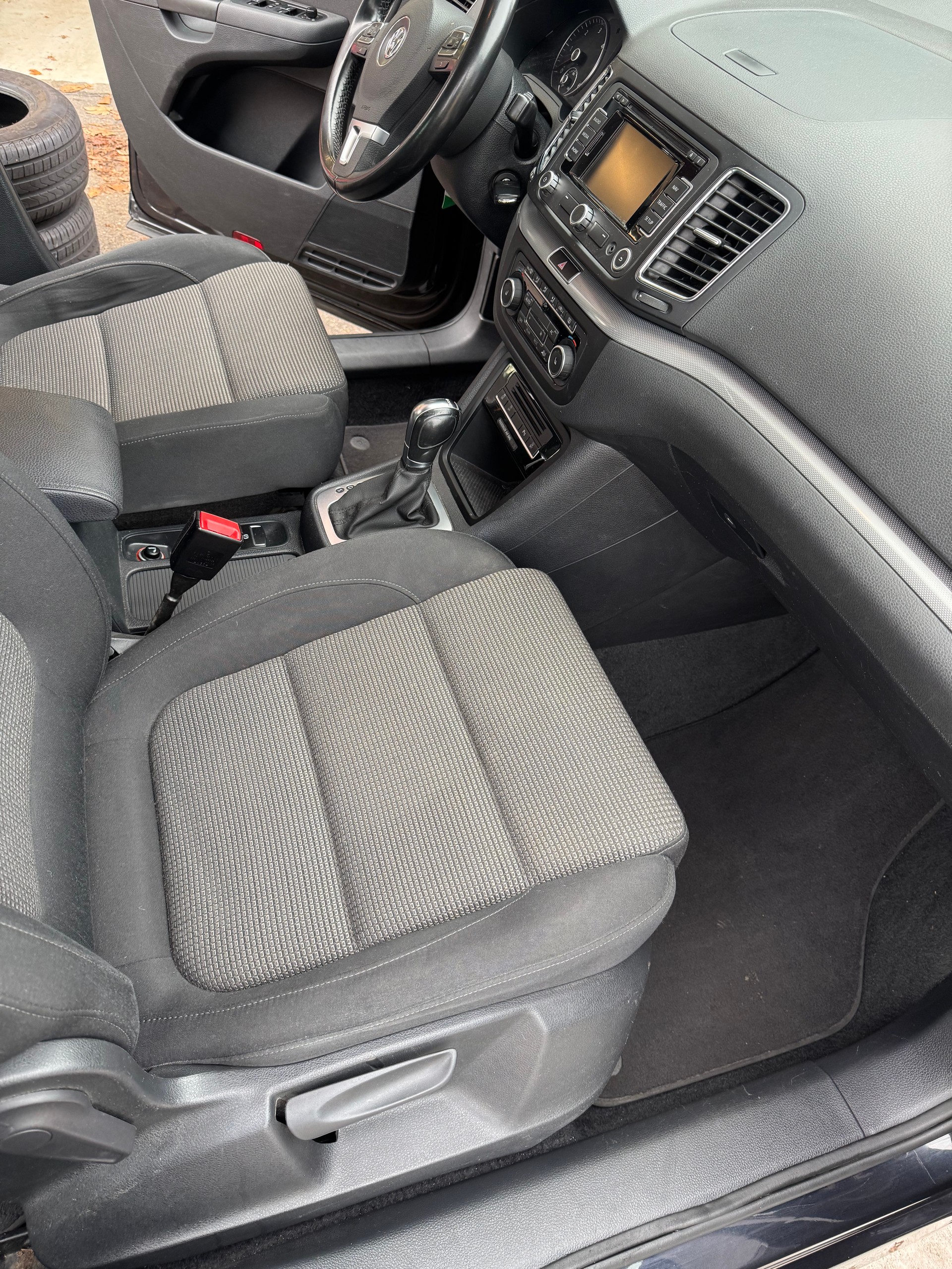 VW Sharan 2.0 TDI BMT Comfortline DSG-image-11
