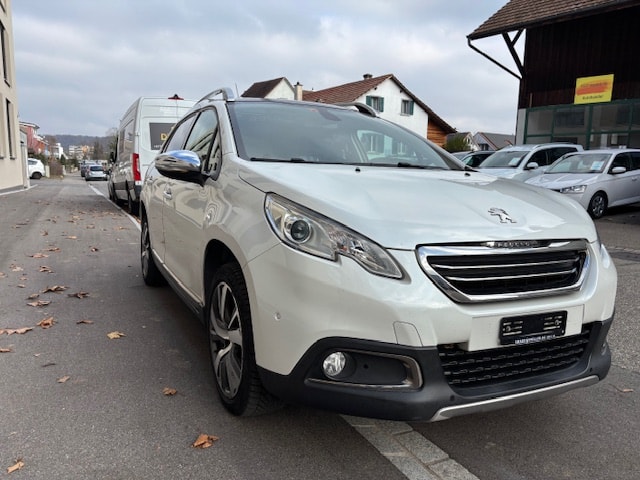 PEUGEOT 2008 1.2 PureTech Allure EAT6-image-5