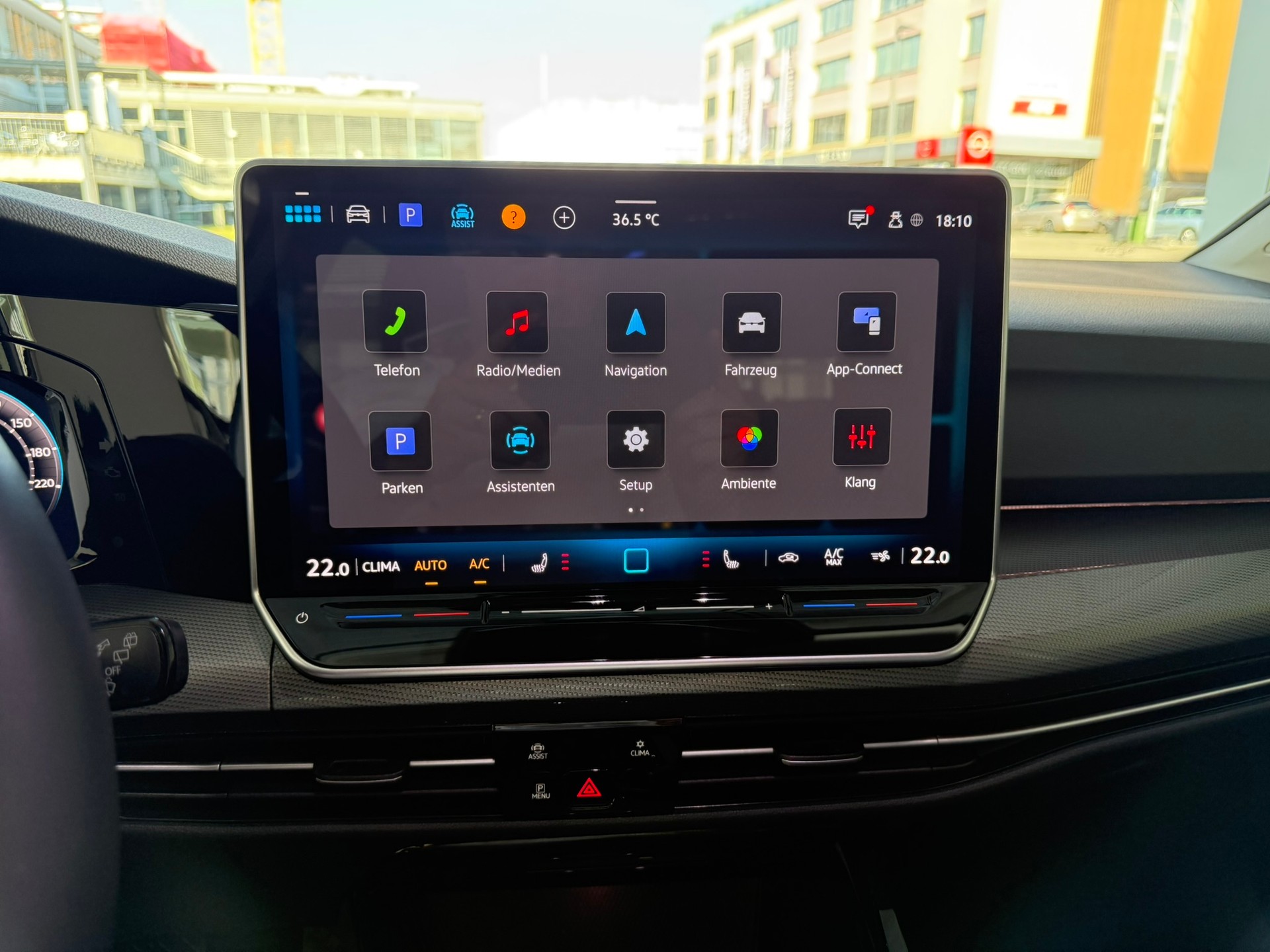 VW Golf Variant 1.5 eTSI mHEV Style-image-13