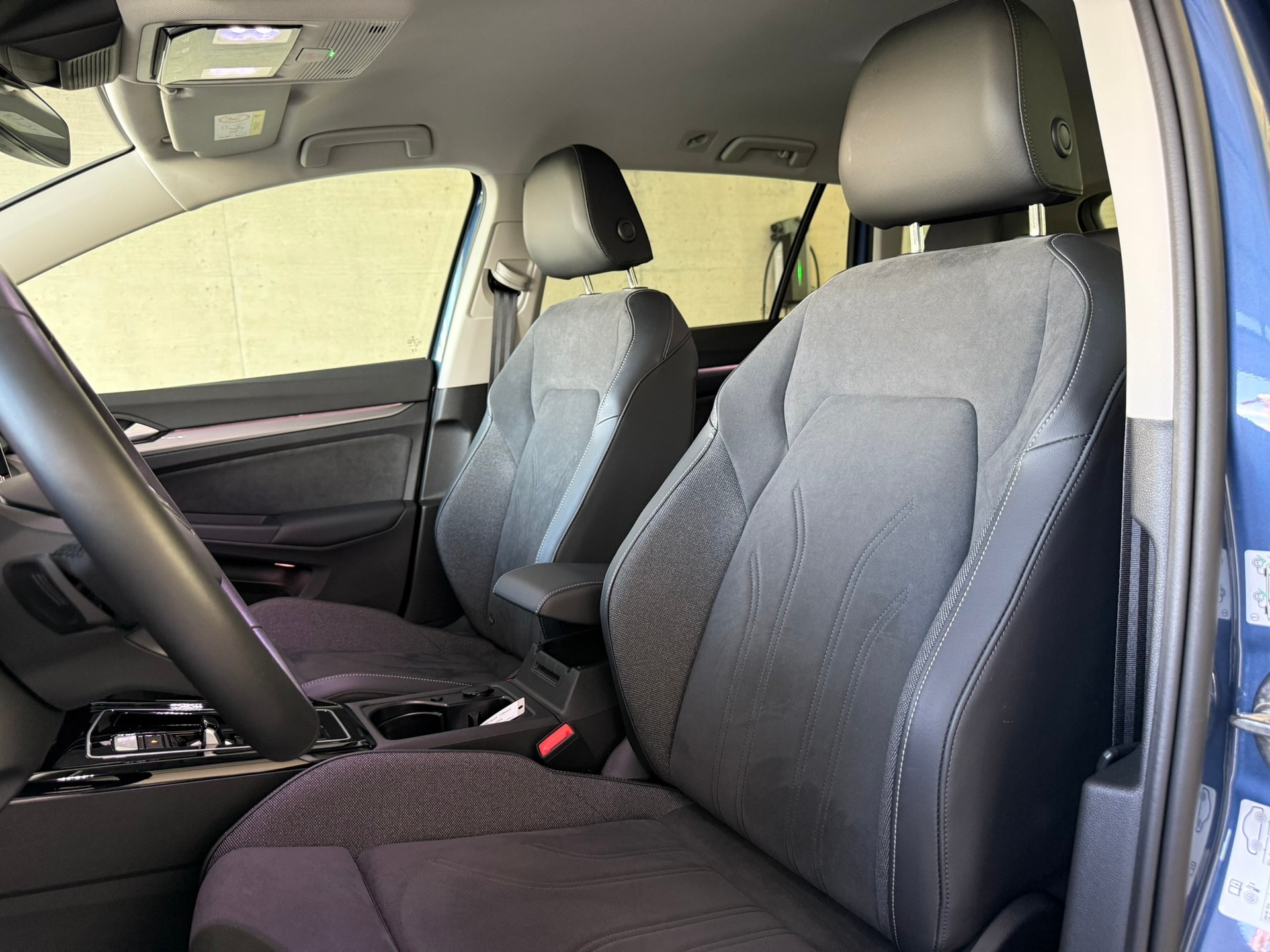 VW Golf Variant 1.5 eTSI mHEV Style DSG-image-11