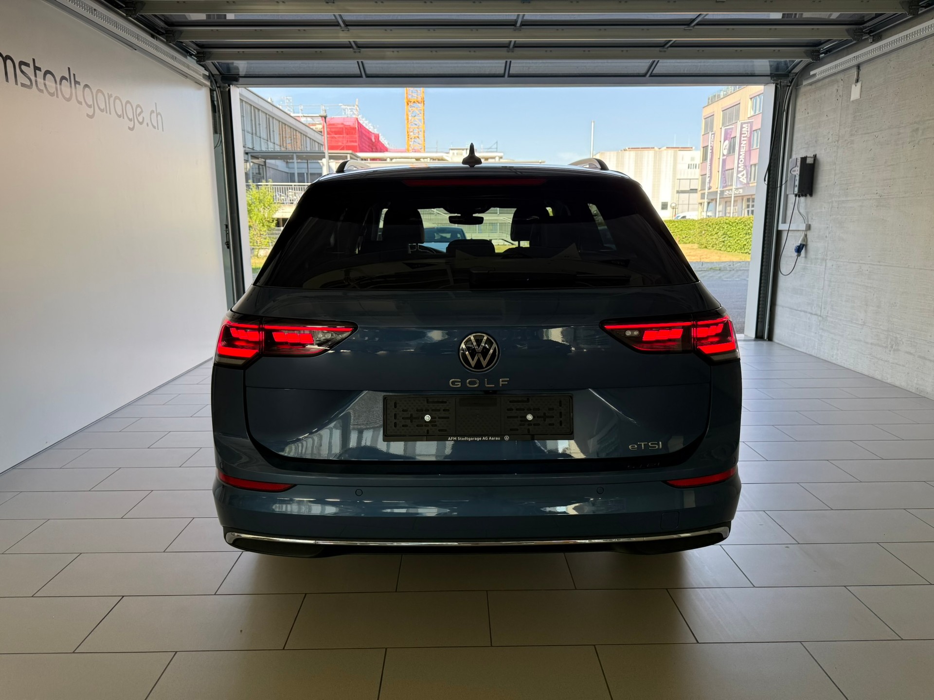 VW Golf Variant 1.5 eTSI mHEV Style DSG-image-4