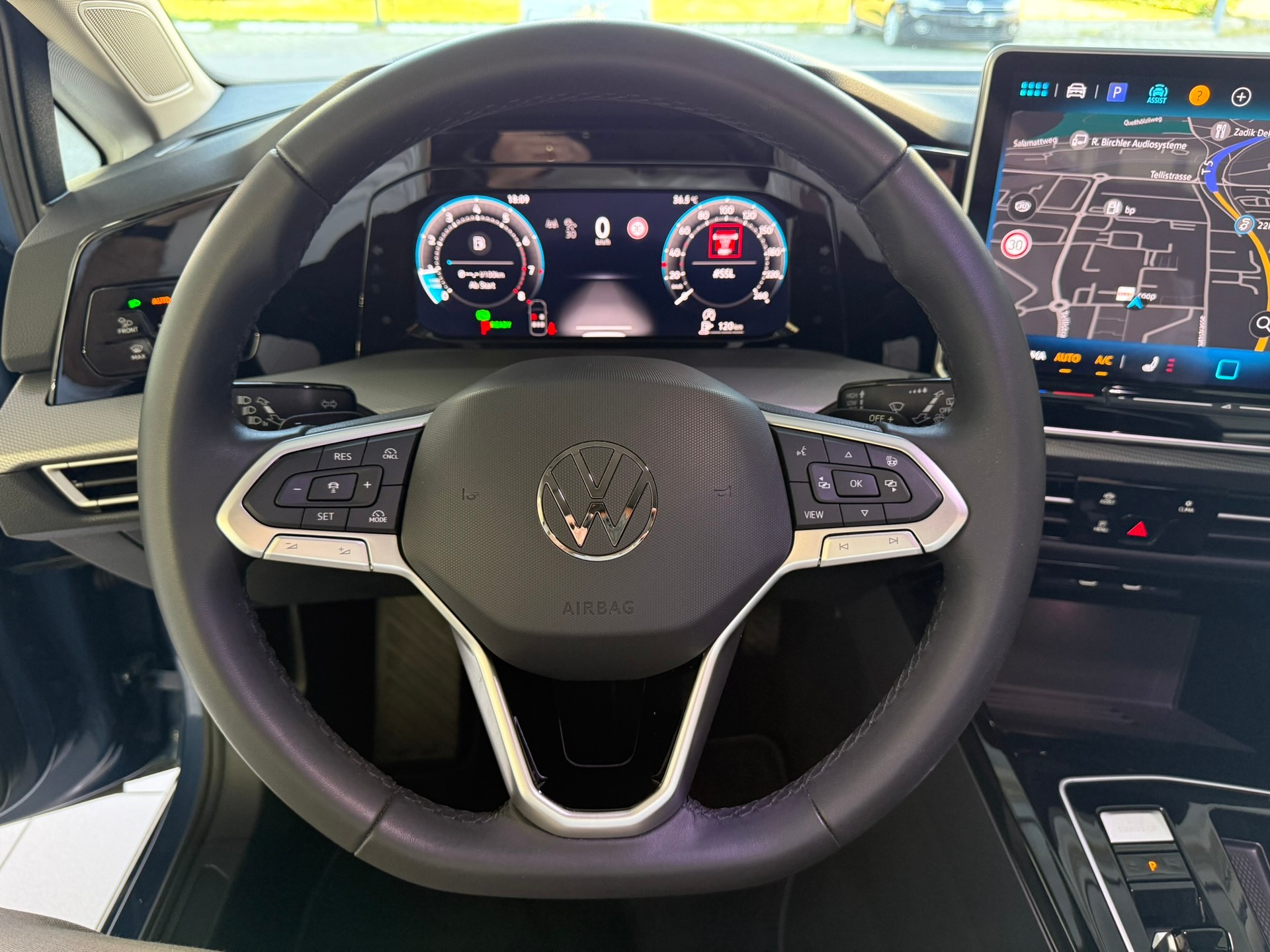 VW Golf Variant 1.5 eTSI mHEV Style-image-9