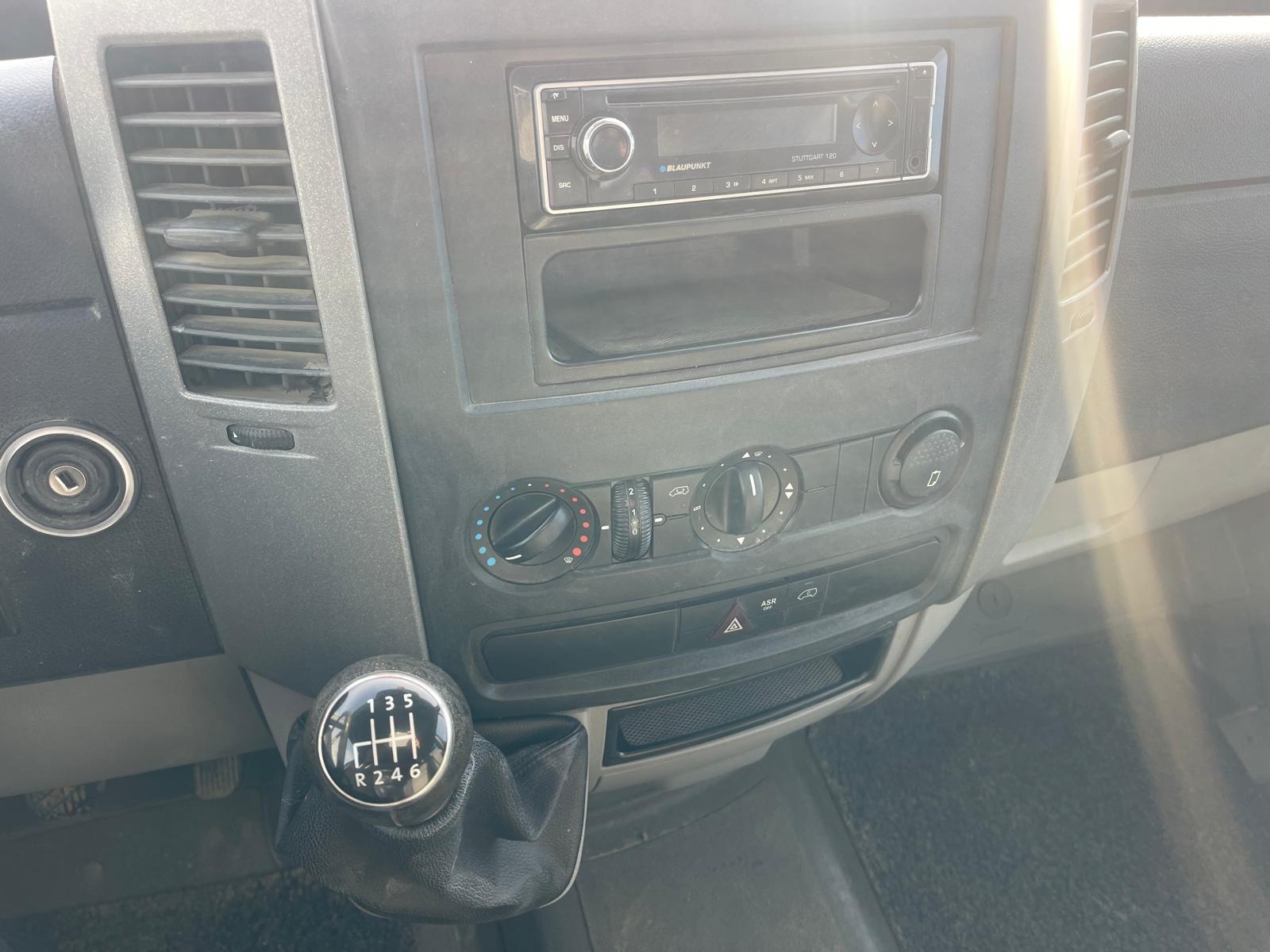 VW Crafter 35 2.0 TDI CR-image-4