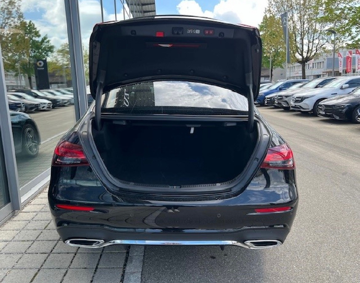 MERCEDES-BENZ E 200 4Matic AMG Line 9G-Tronic-image-3