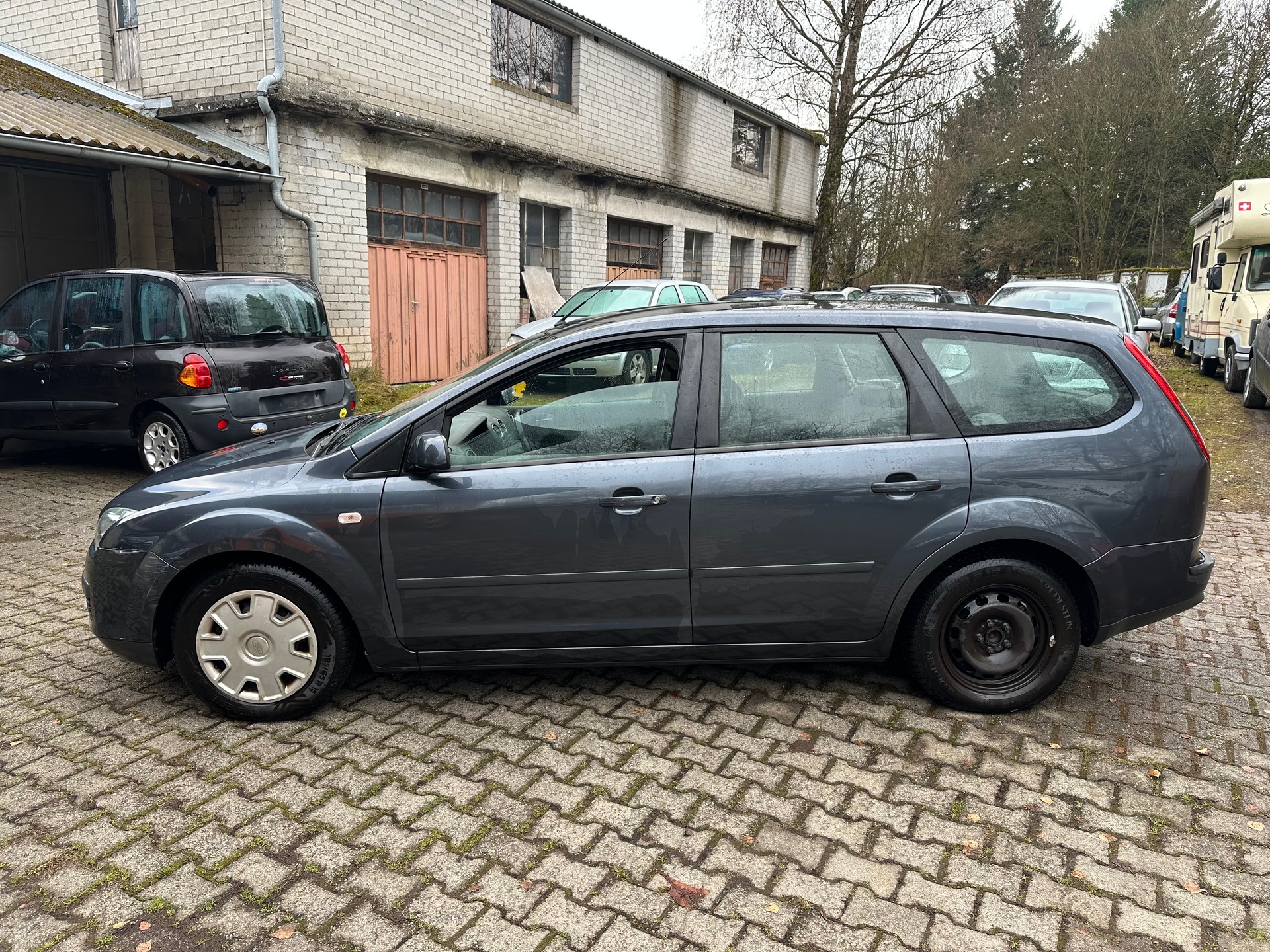 FORD Focus 1.6i VCT Carving FIXPREIS-image-0