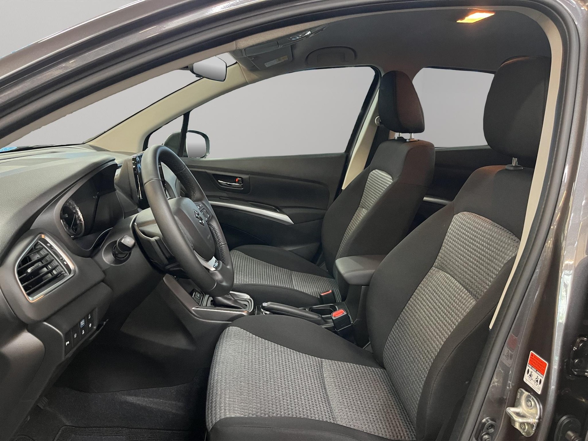 SUZUKI S-Cross 1.5 Compact+ Hybrid 4x4-image-7