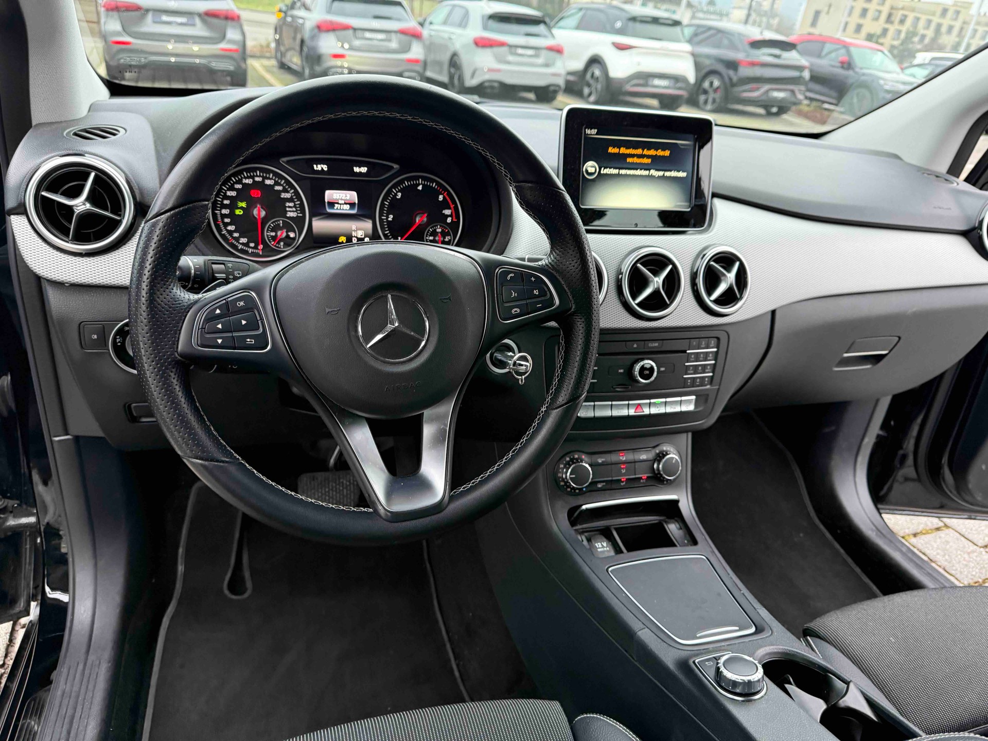 MERCEDES-BENZ B 220 CDI Urban 4Matic 7G-DCT-image-2