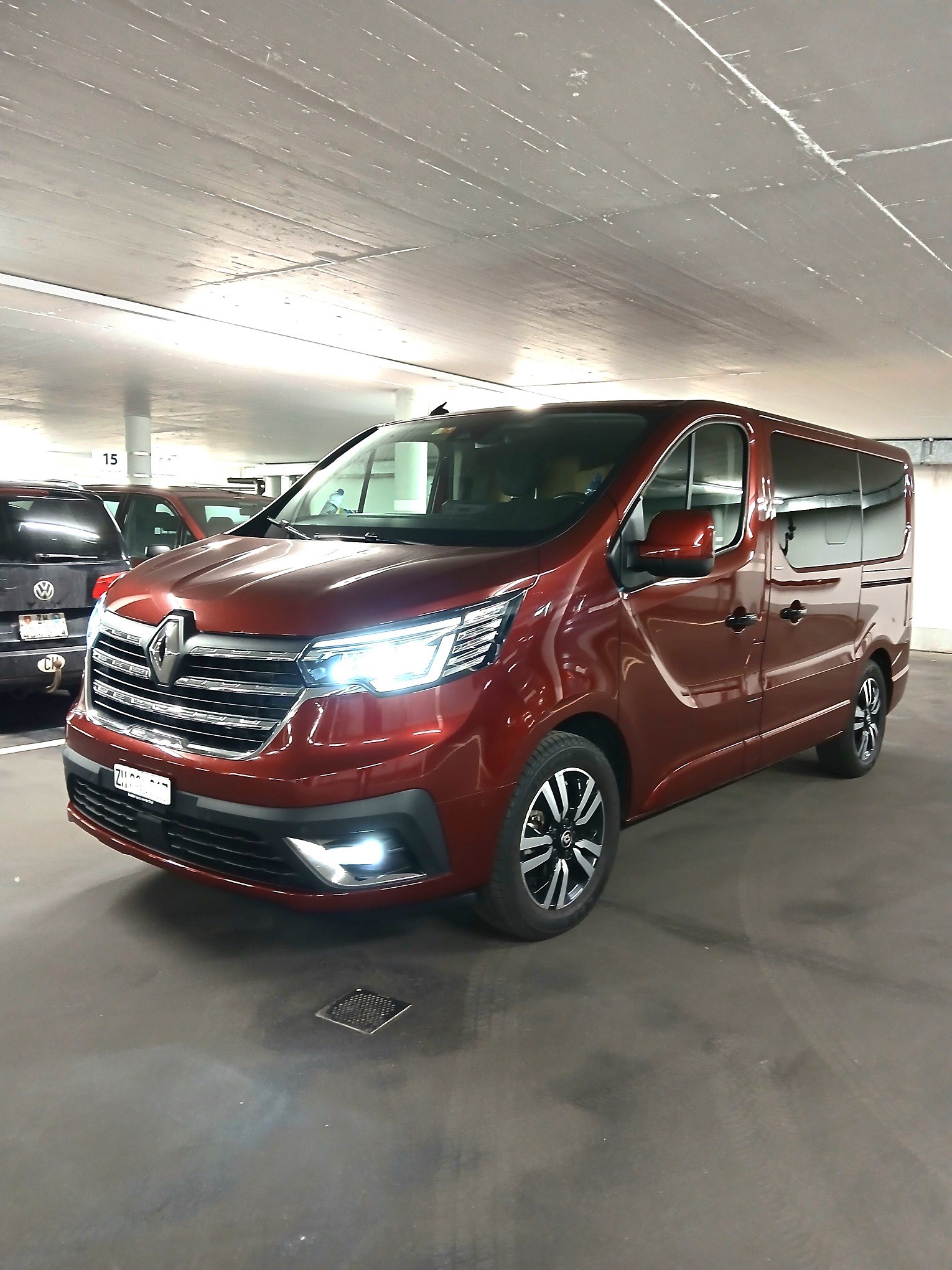 RENAULT Trafic Blue dCi 170 Spaceclass Pack Signature EDC-image-1