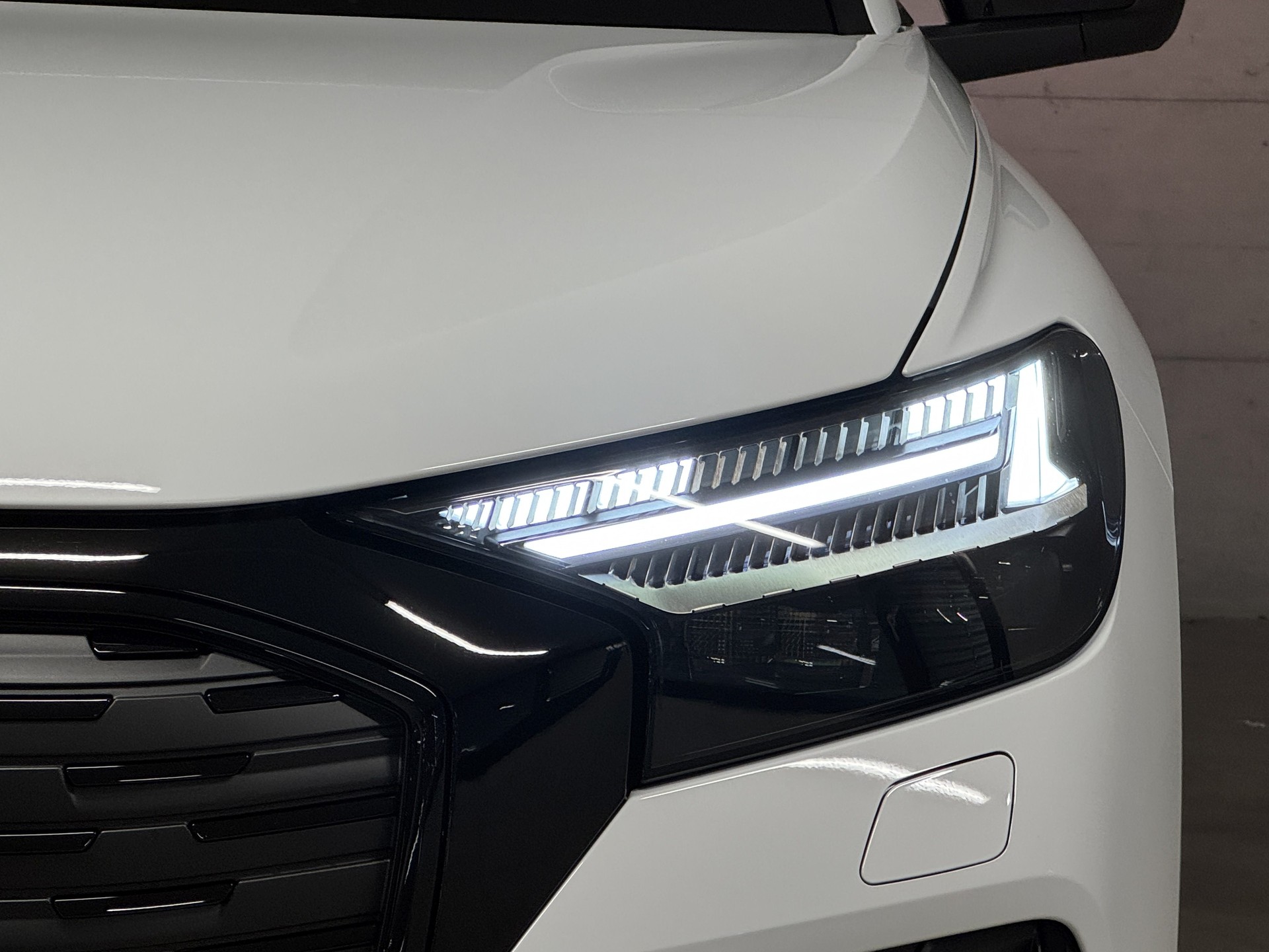 AUDI Q4 e-tron 45 Edition Swiss Ski quattro-image-5