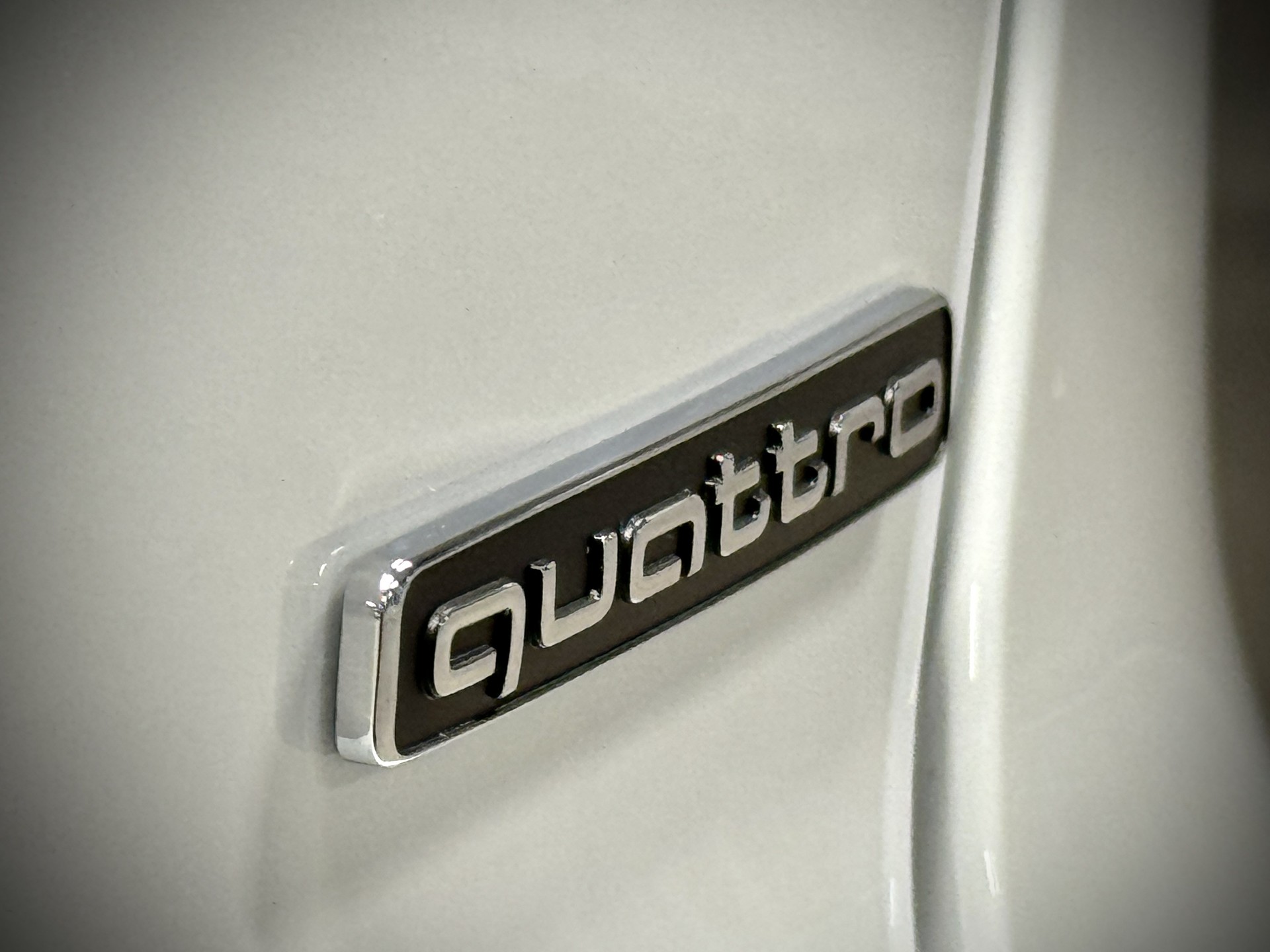 AUDI Q4 e-tron 45 Edition Swiss Ski quattro-image-7