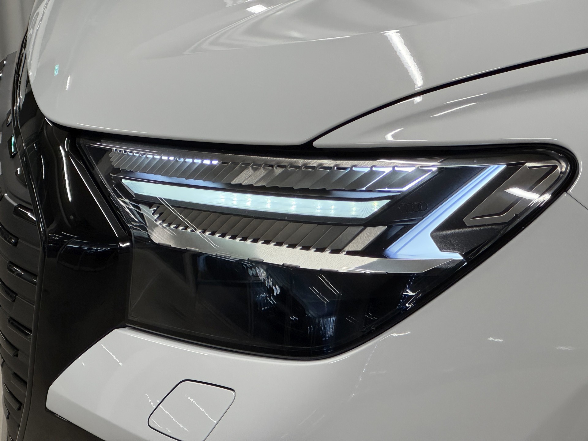 AUDI Q4 e-tron 45 Edition Swiss Ski quattro-image-6