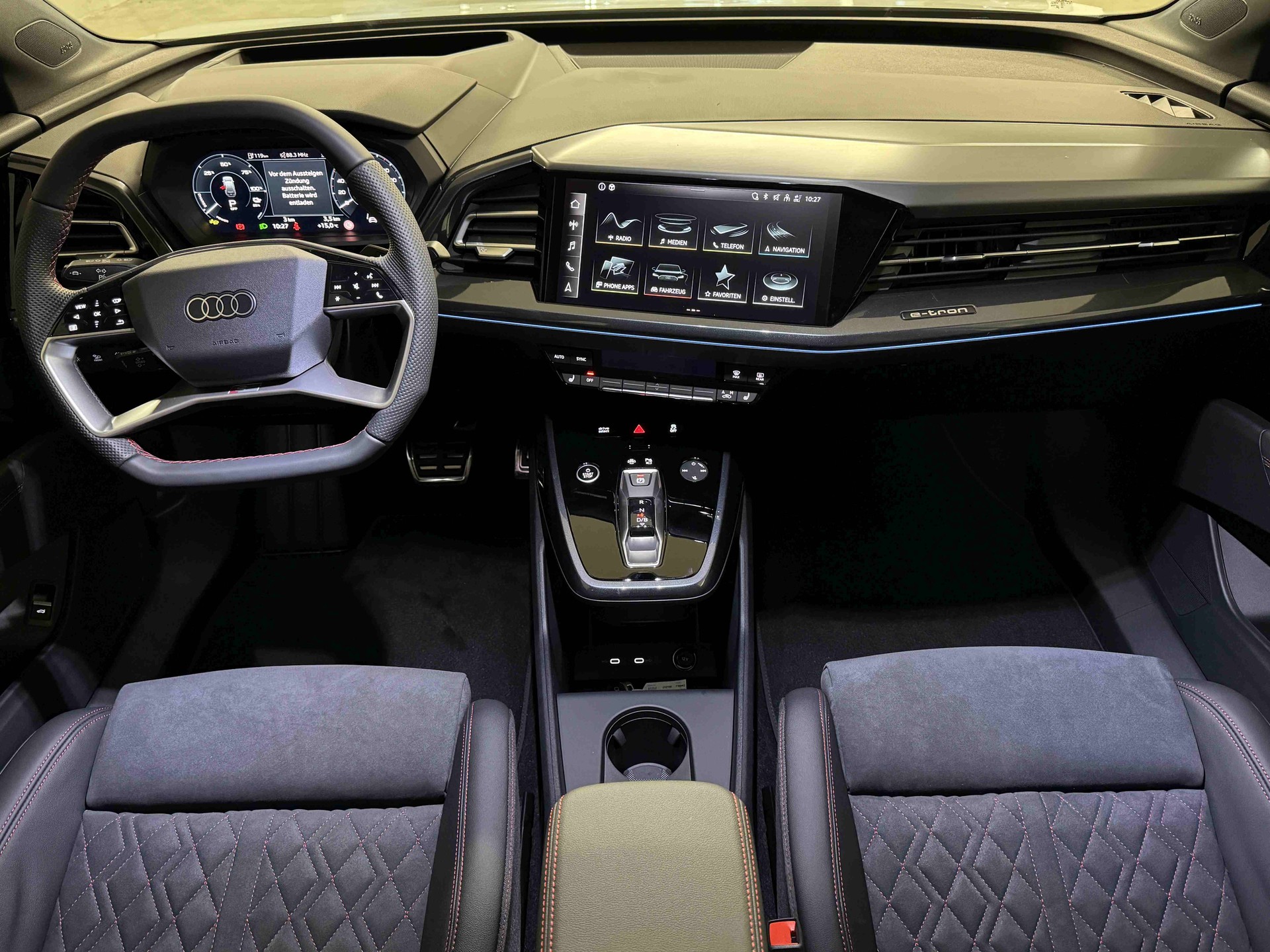 AUDI Q4 e-tron 45 Edition Swiss Ski quattro-image-10