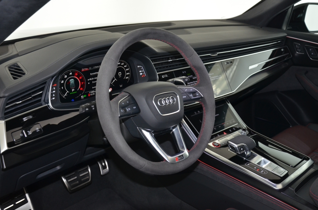 AUDI RSQ8 Performance Quattro-image-10