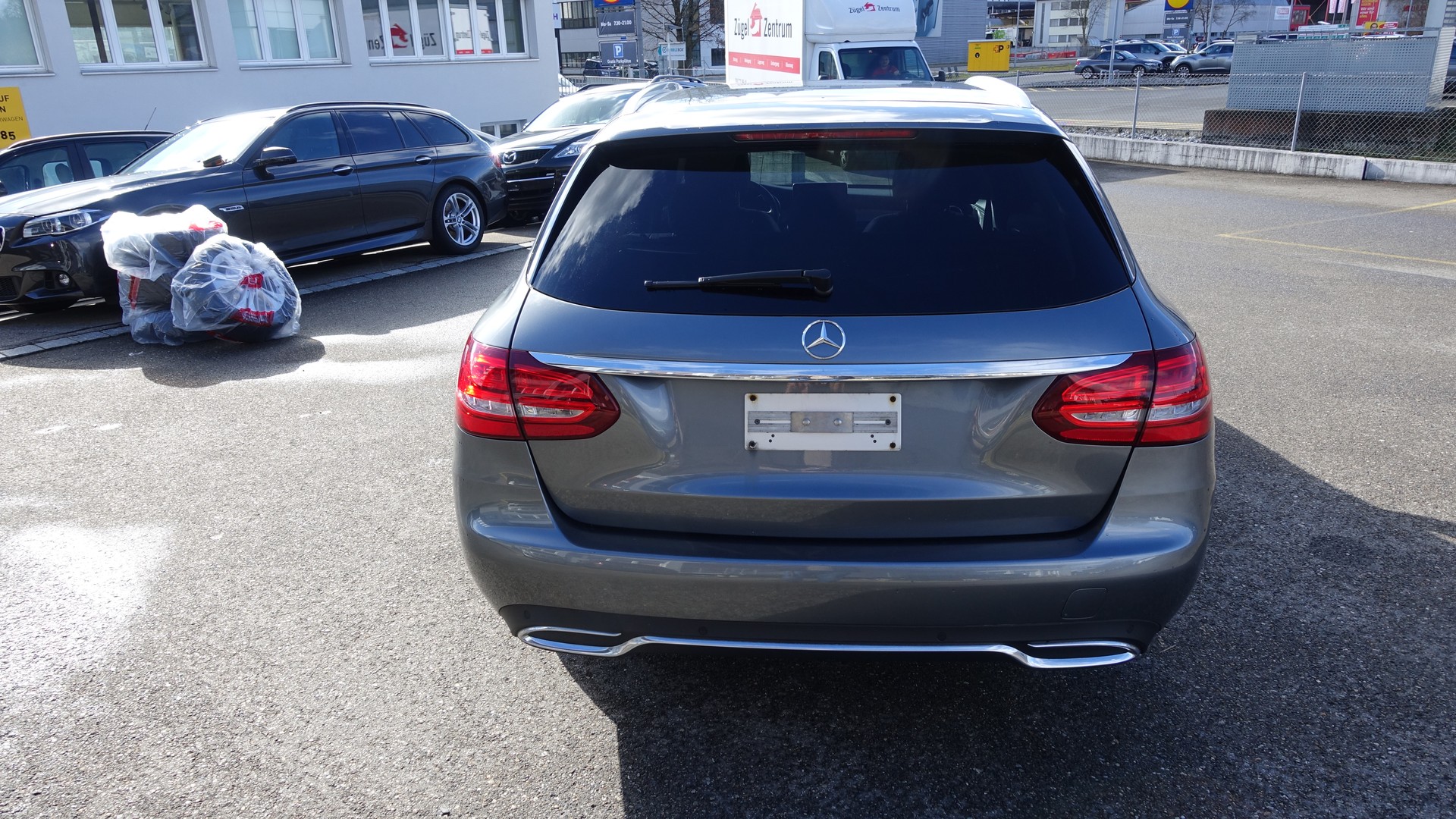 MERCEDES-BENZ C 250 d 4Matic 9G-Tronic-image-11