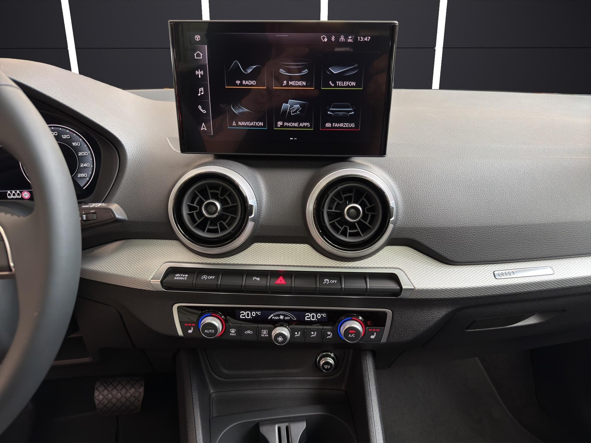 AUDI Q2 1.5 35 TFSI S Line S-Tronic-image-15
