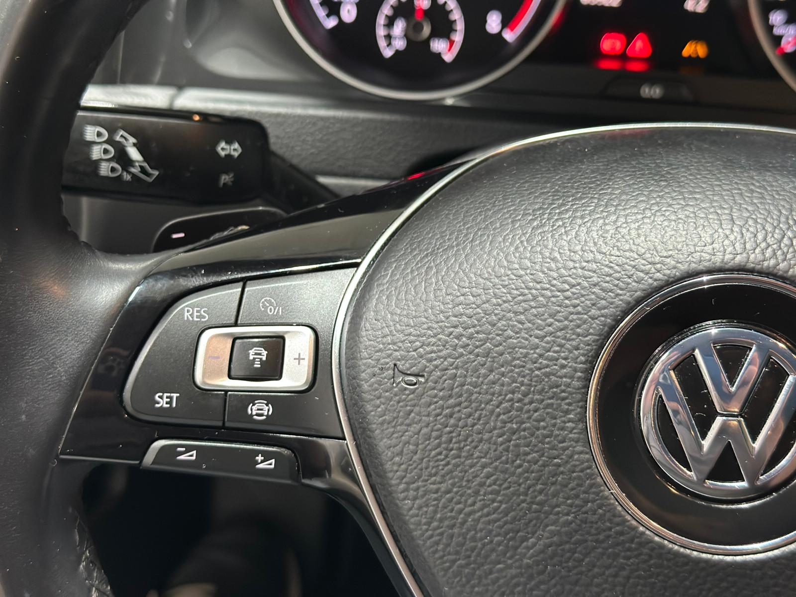 VW Golf VII 1.0 TSI Swiss Line Plus DSG-image-7