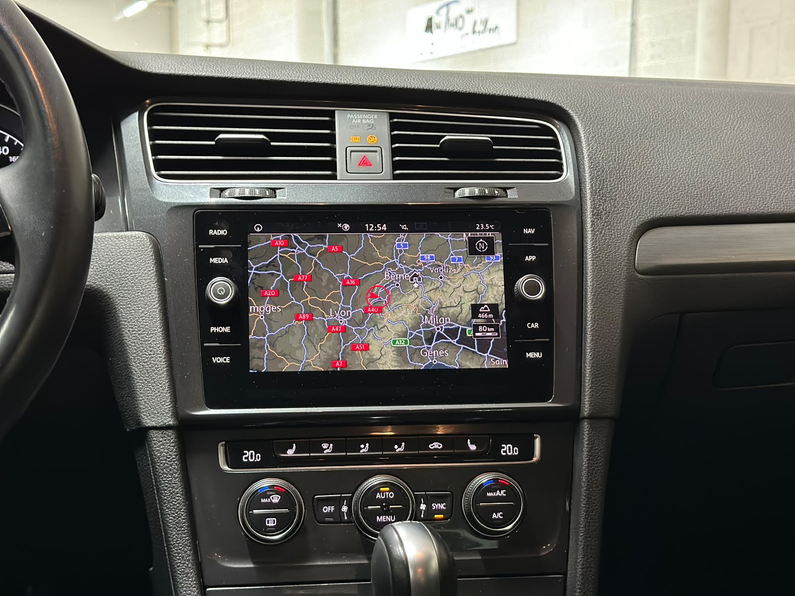 VW Golf VII 1.0 TSI Swiss Line Plus DSG-image-15