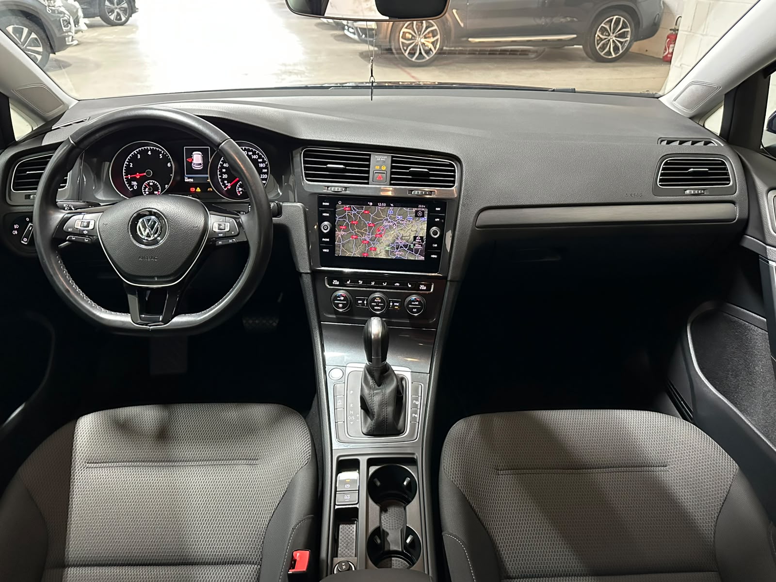 VW Golf VII 1.0 TSI Swiss Line Plus DSG-image-12