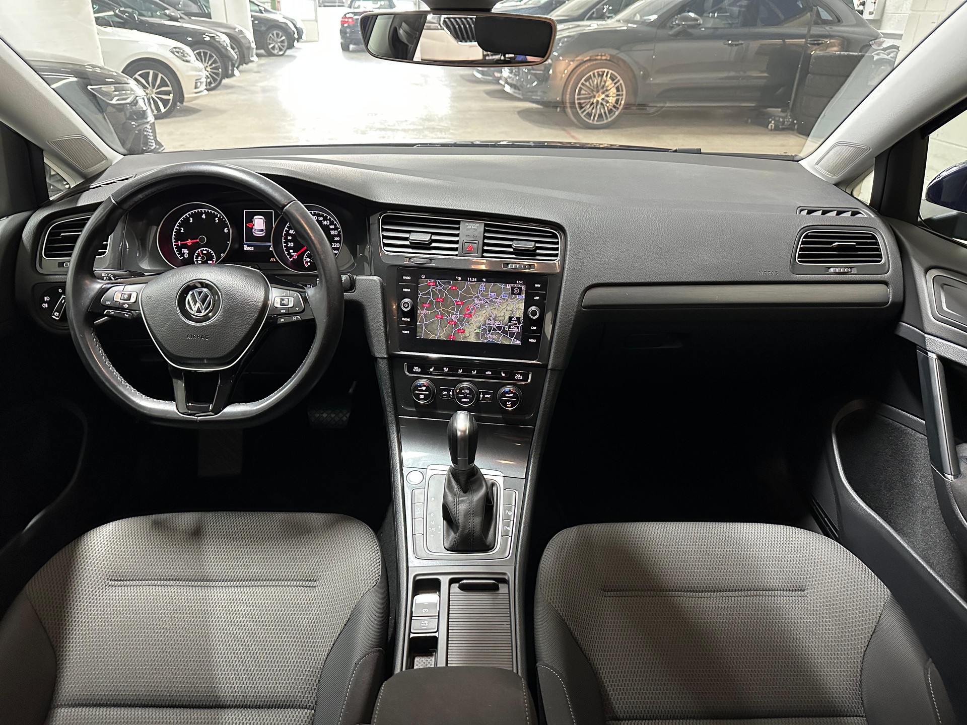 VW Golf VII 1.0 TSI Swiss Line Plus DSG-image-8