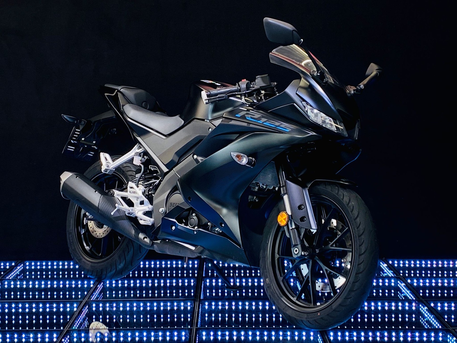 YAMAHA R 125