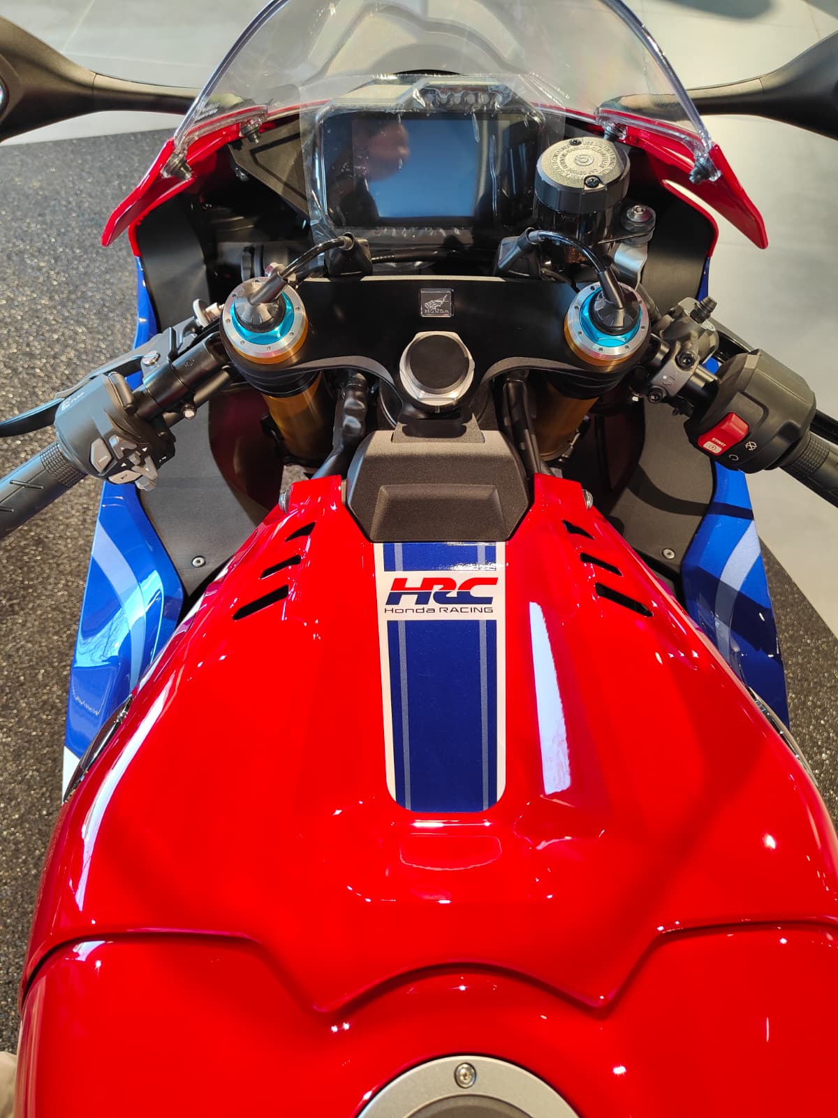 HONDA CBR 1000 RR-R Fireblade SP-image-4