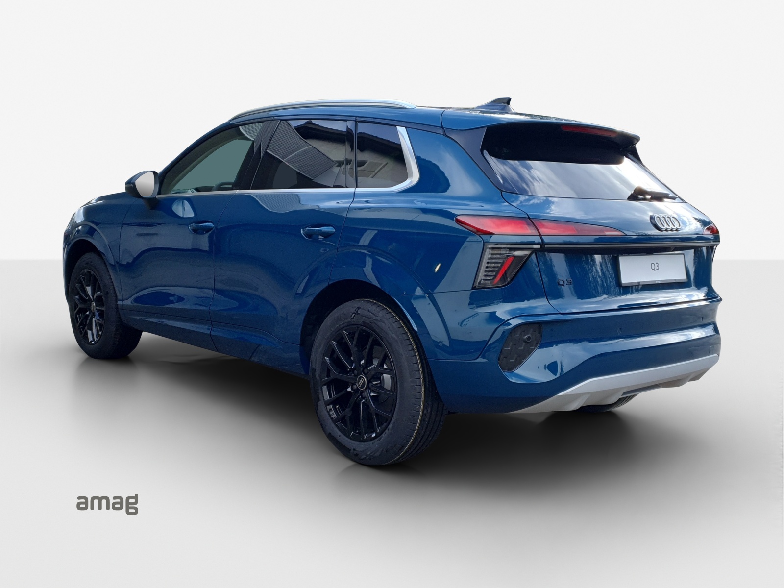 AUDI Q3 SUV 110 kW TFSI S tronic-image-1