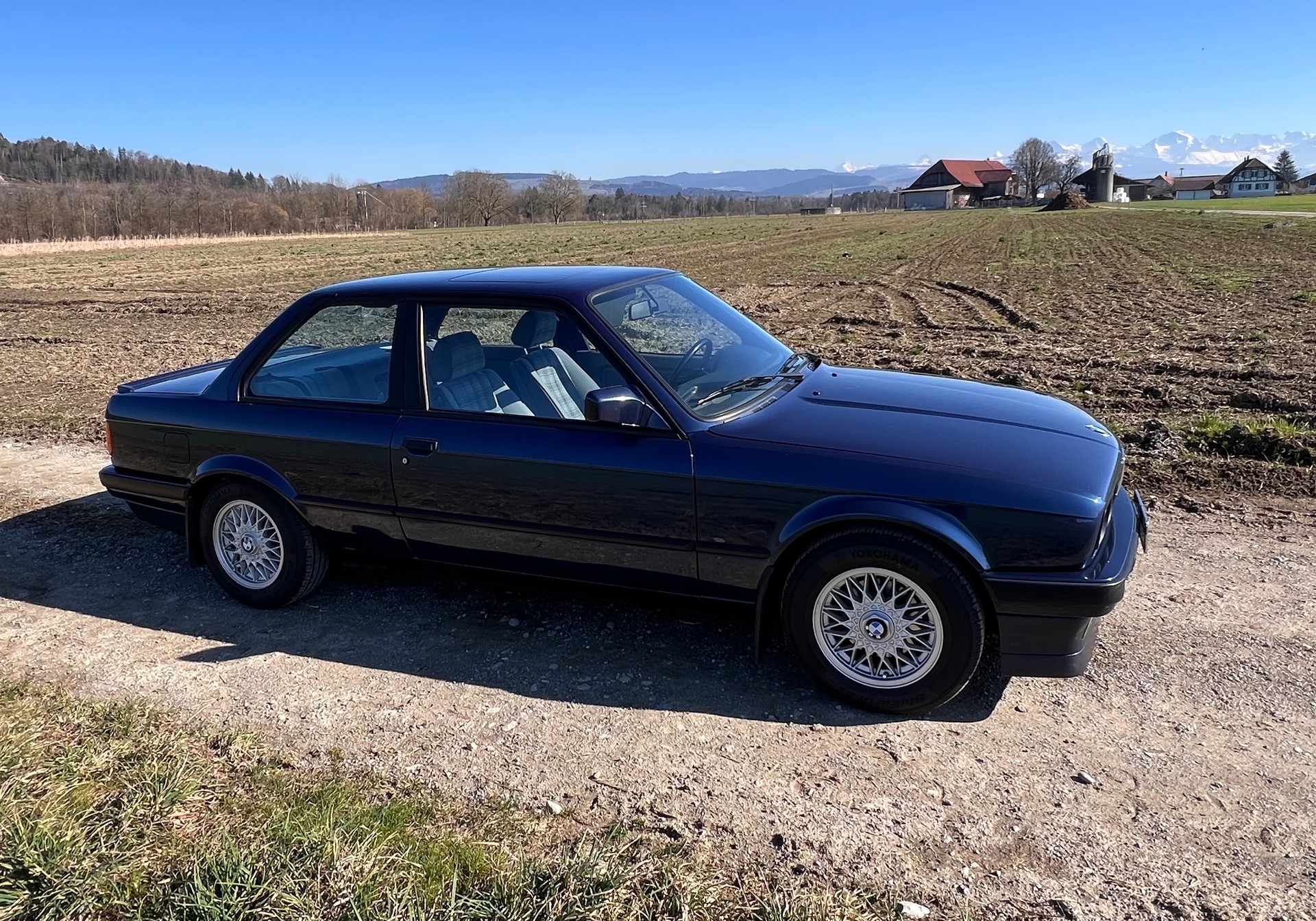 BMW 318iS-image-1