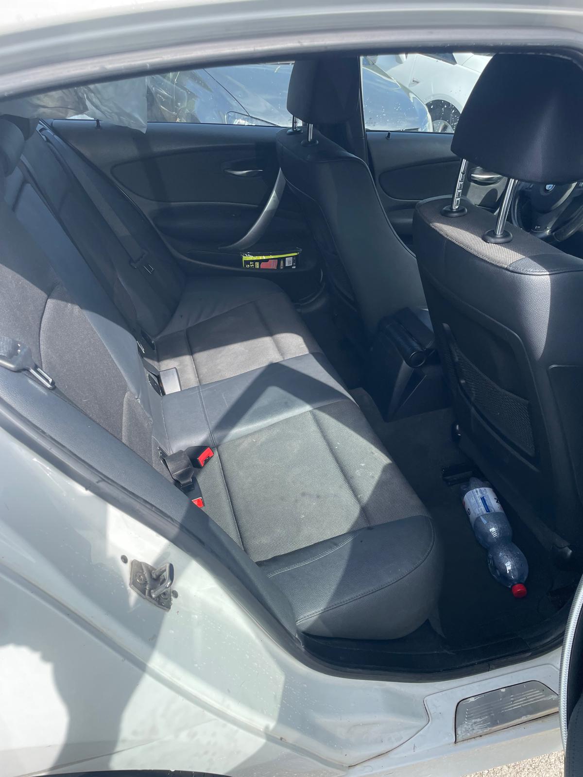 BMW 118d Dynamic Edition-image-6