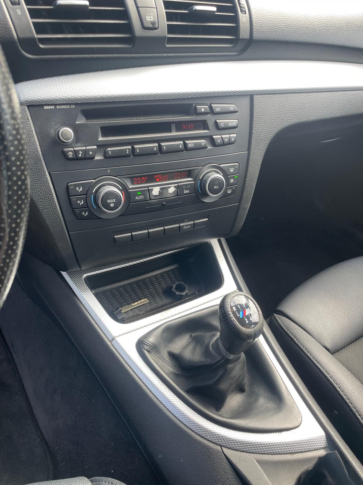 BMW 118d Dynamic Edition-image-7