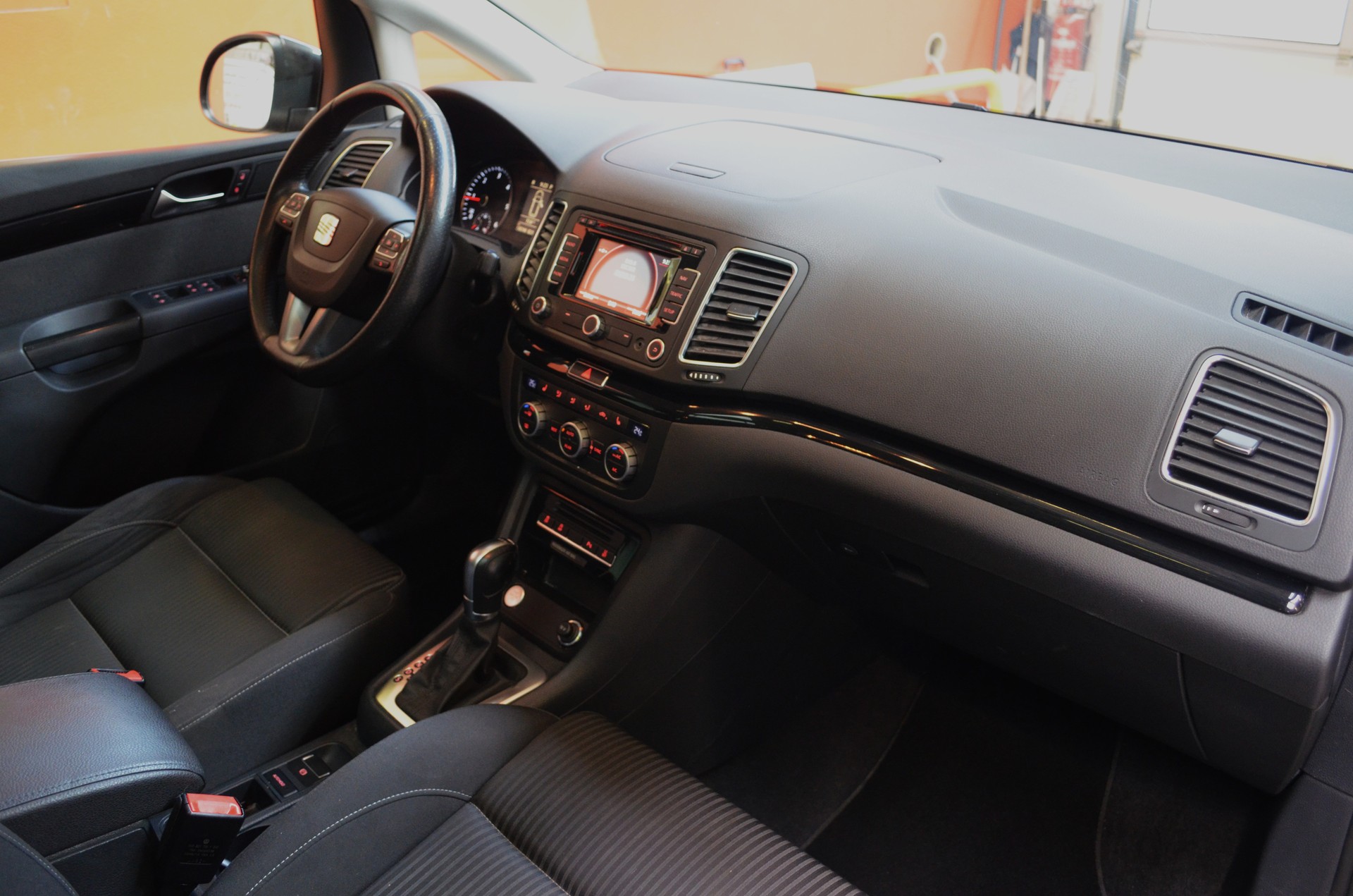 SEAT Alhambra 2.0 TDI Reference DSG-image-8