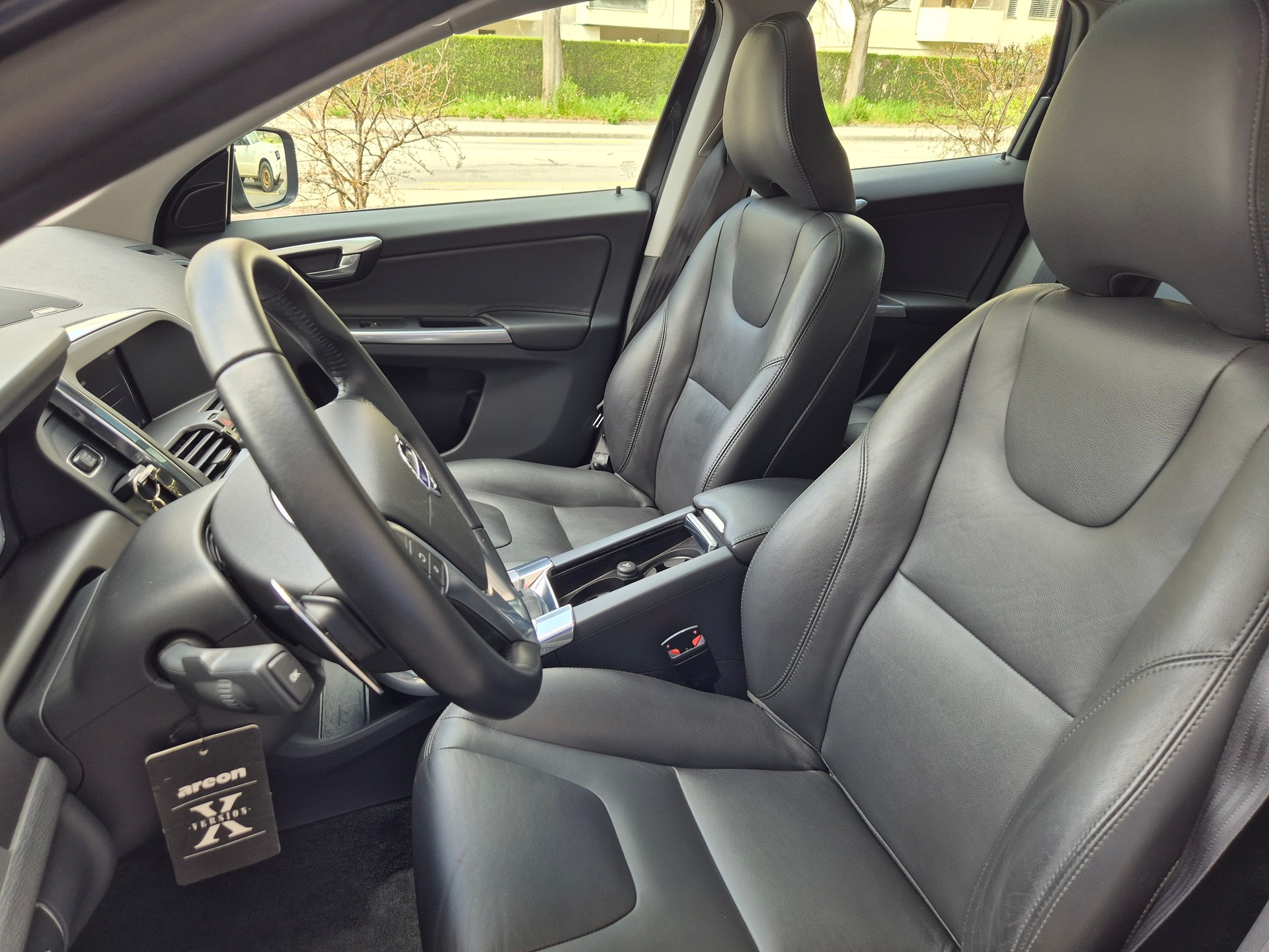 VOLVO XC60 T5 AWD Momentum Geartronic-image-7