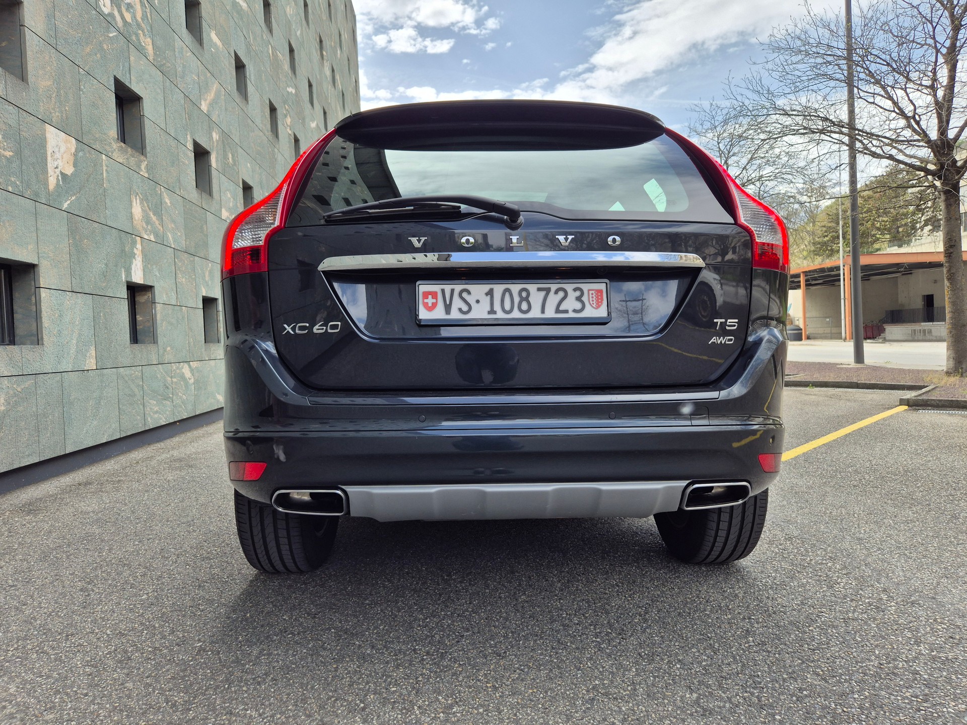 VOLVO XC60 T5 AWD Momentum Geartronic-image-9
