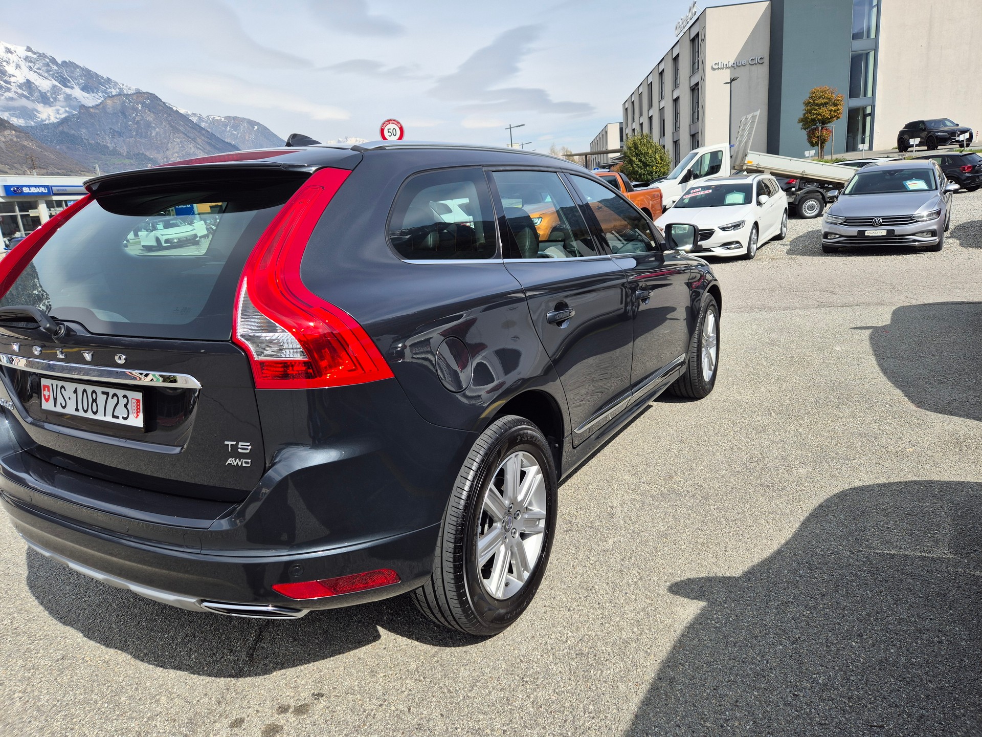 VOLVO XC60 T5 AWD Momentum Geartronic-image-2
