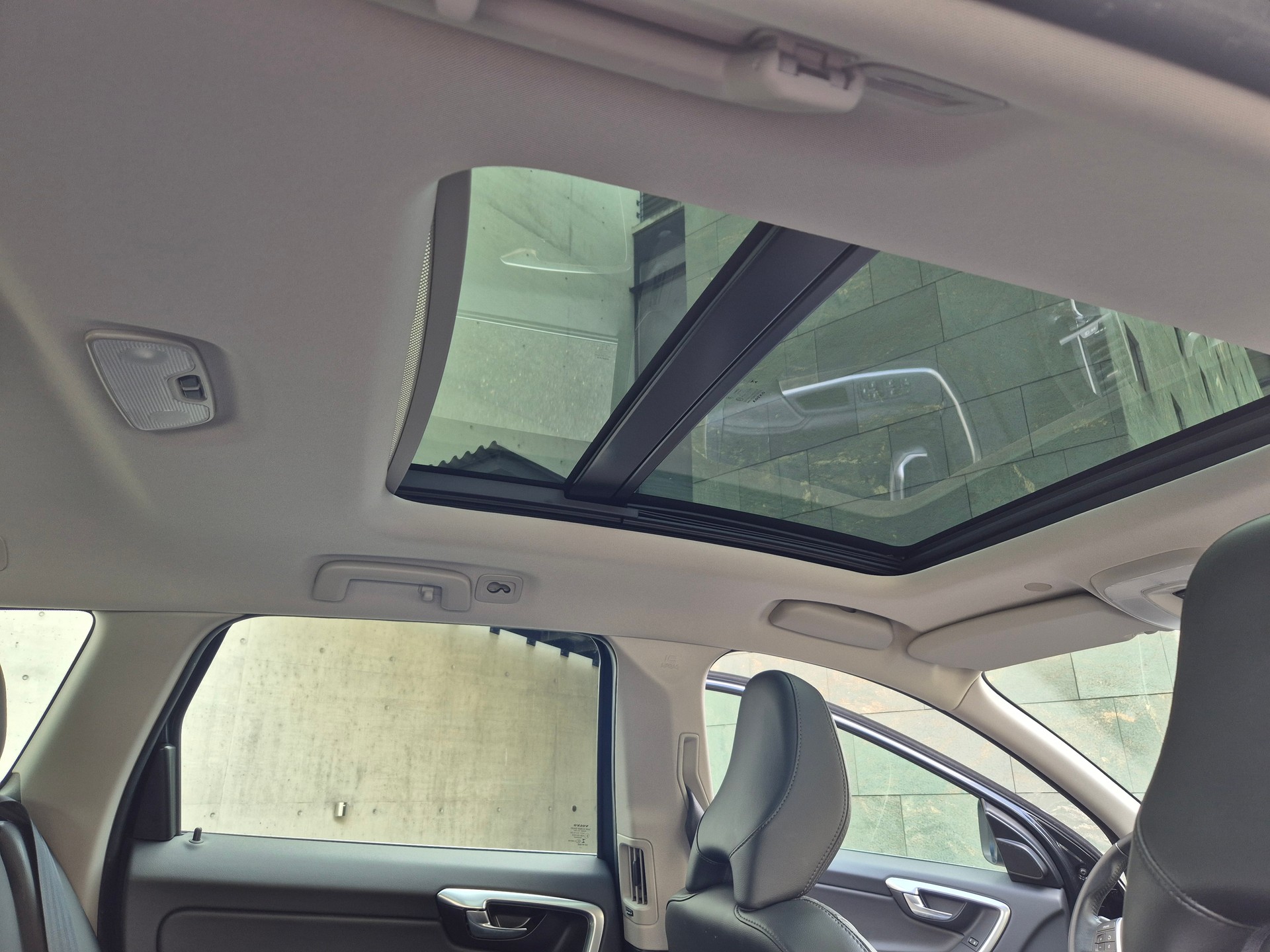 VOLVO XC60 T5 AWD Momentum Geartronic-image-10
