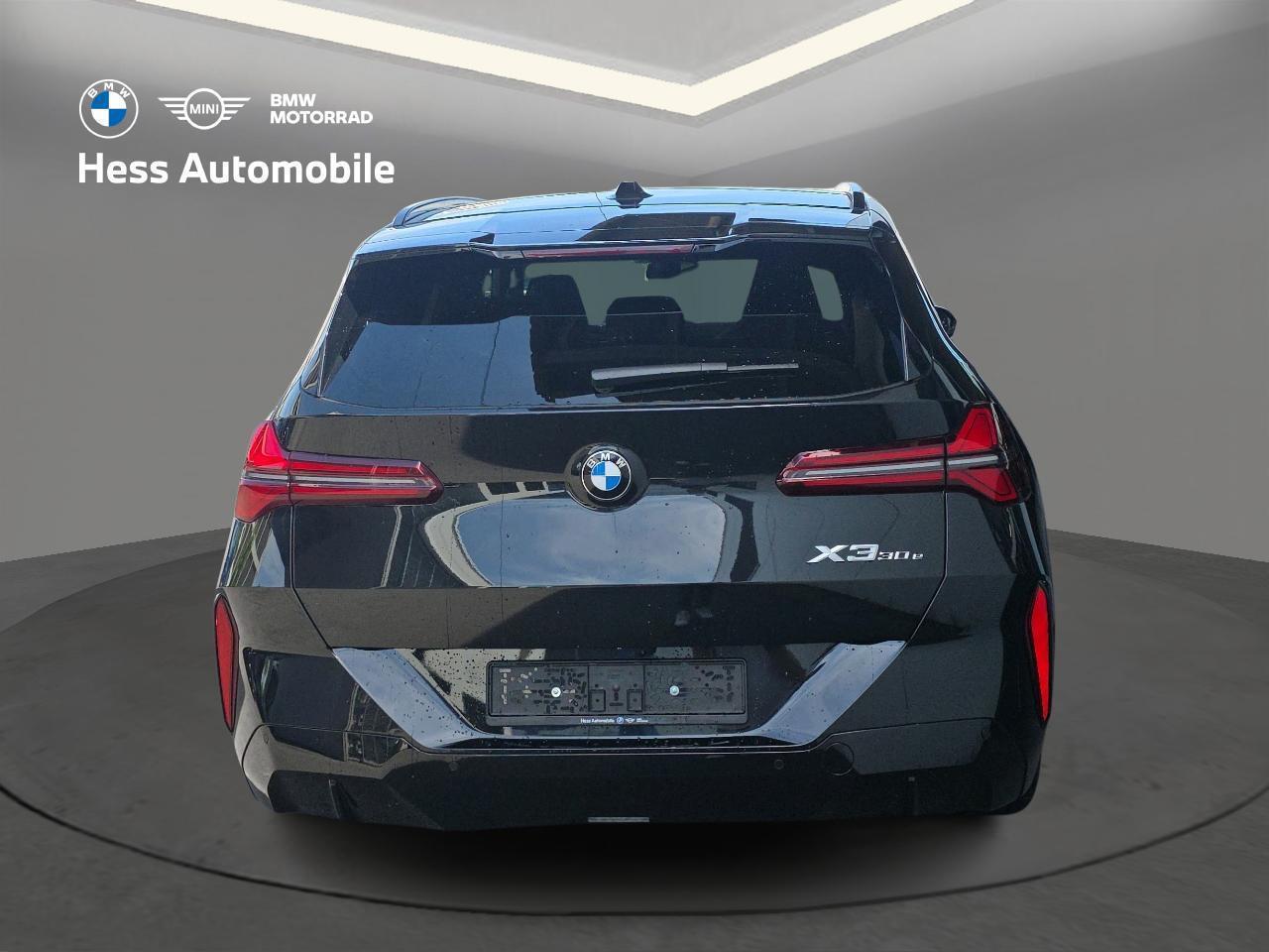 BMW X3 30e xDrive-showroom-element-3