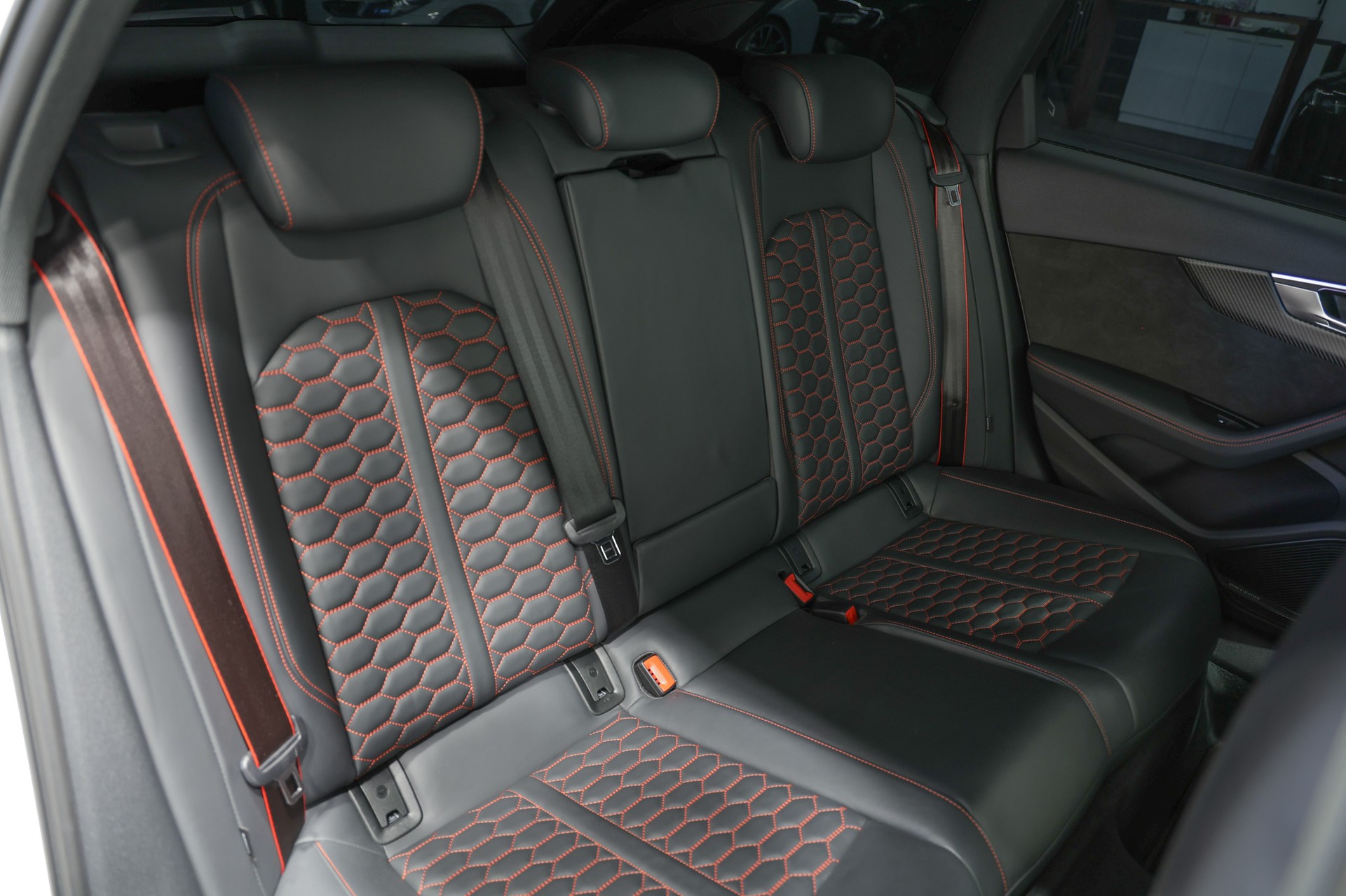 AUDI RS4 Avant quattro tiptronic *Carbon Exterieur*Carbon Interieur*frisch ab Service*-image-20