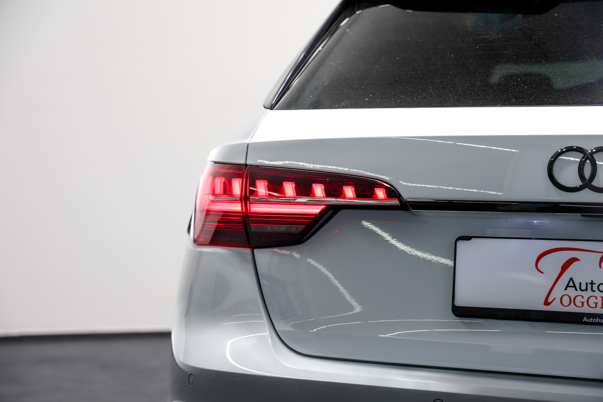 AUDI RS4 Avant quattro tiptronic *Carbon Exterieur*Carbon Interieur*frisch ab Service*-image-17