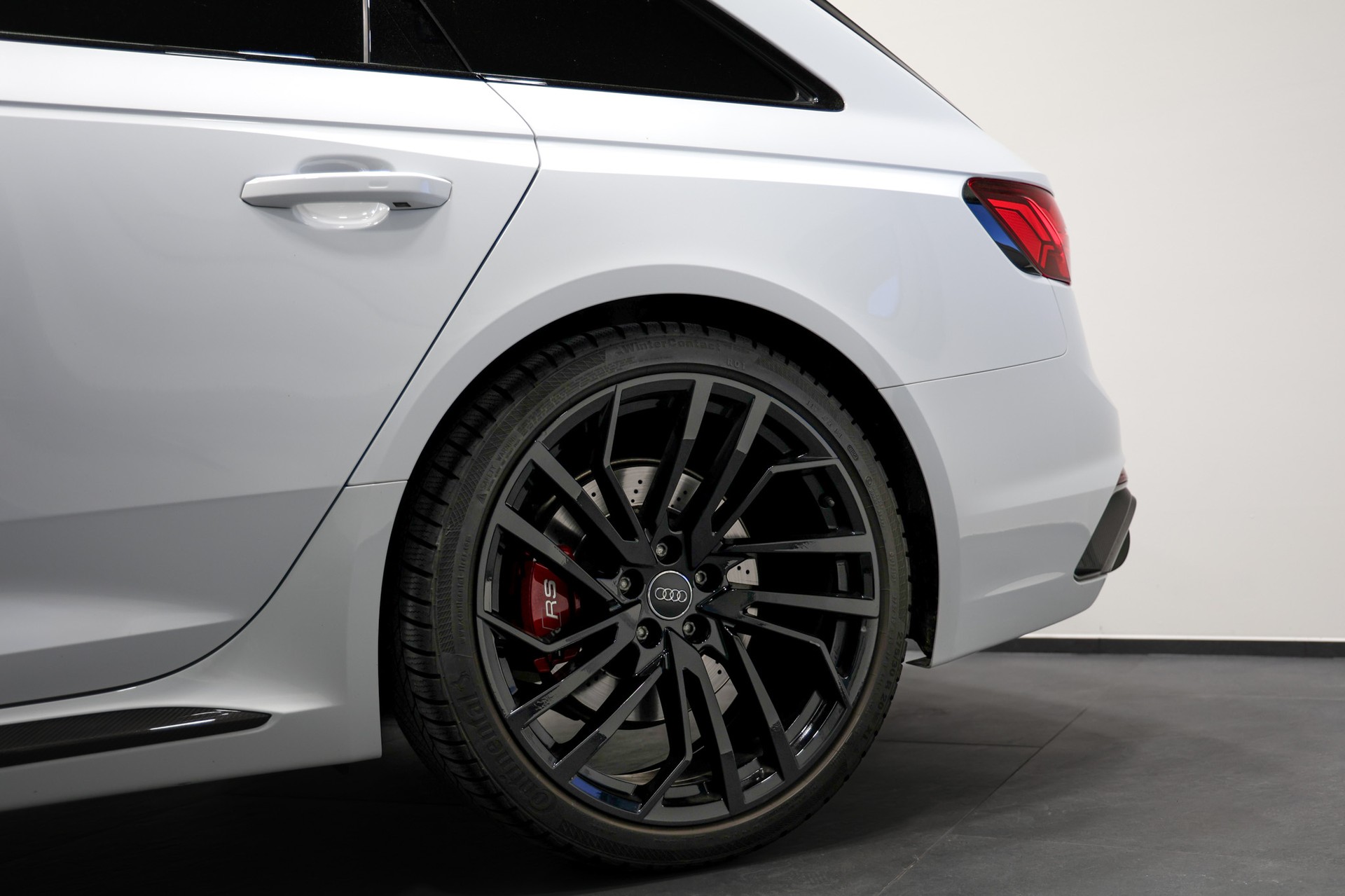 AUDI RS4 Avant quattro tiptronic *Carbon Exterieur*Carbon Interieur*frisch ab Service*-image-12