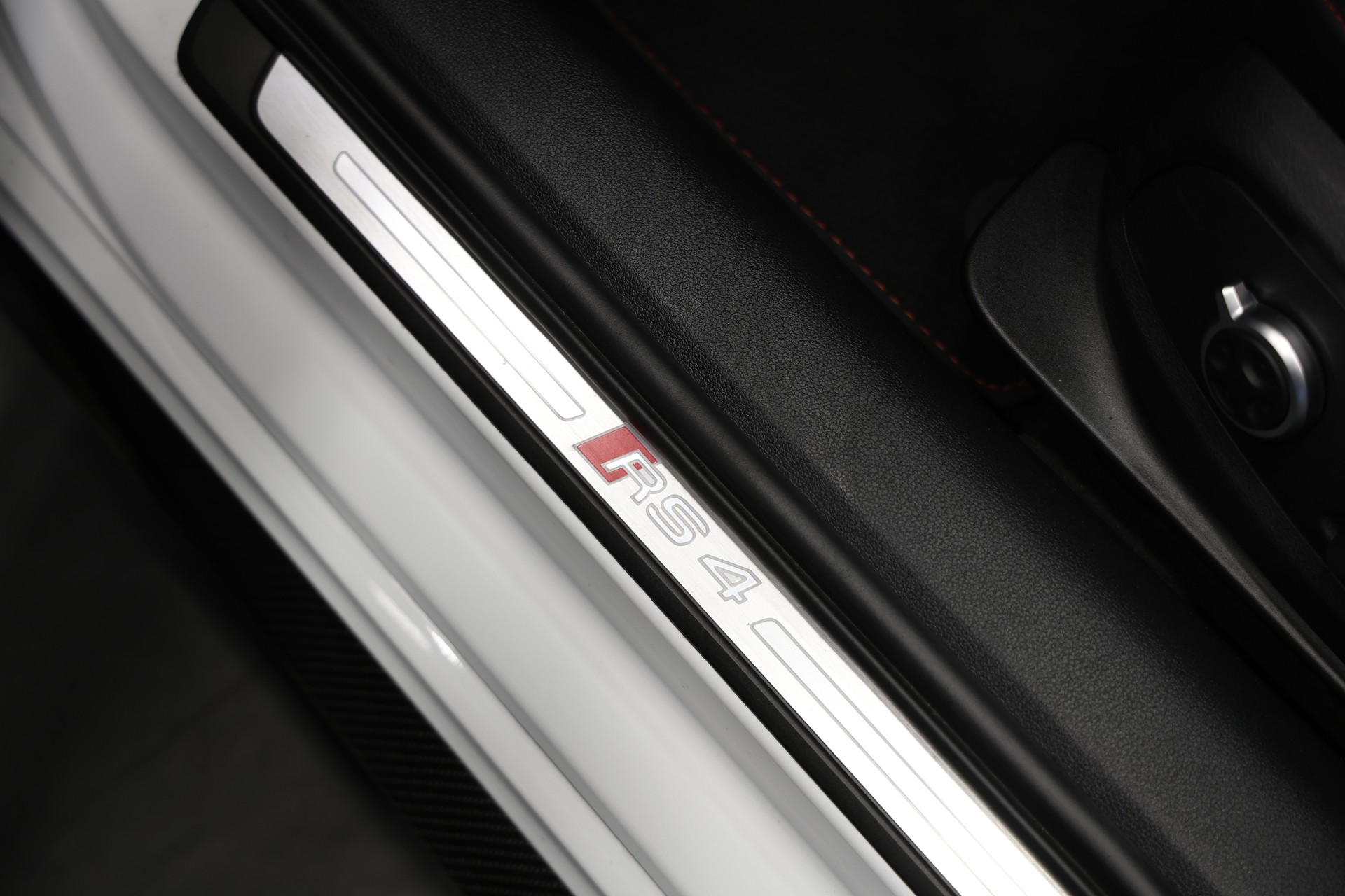 AUDI RS4 Avant quattro tiptronic *Carbon Exterieur*Carbon Interieur*frisch ab Service*-image-31