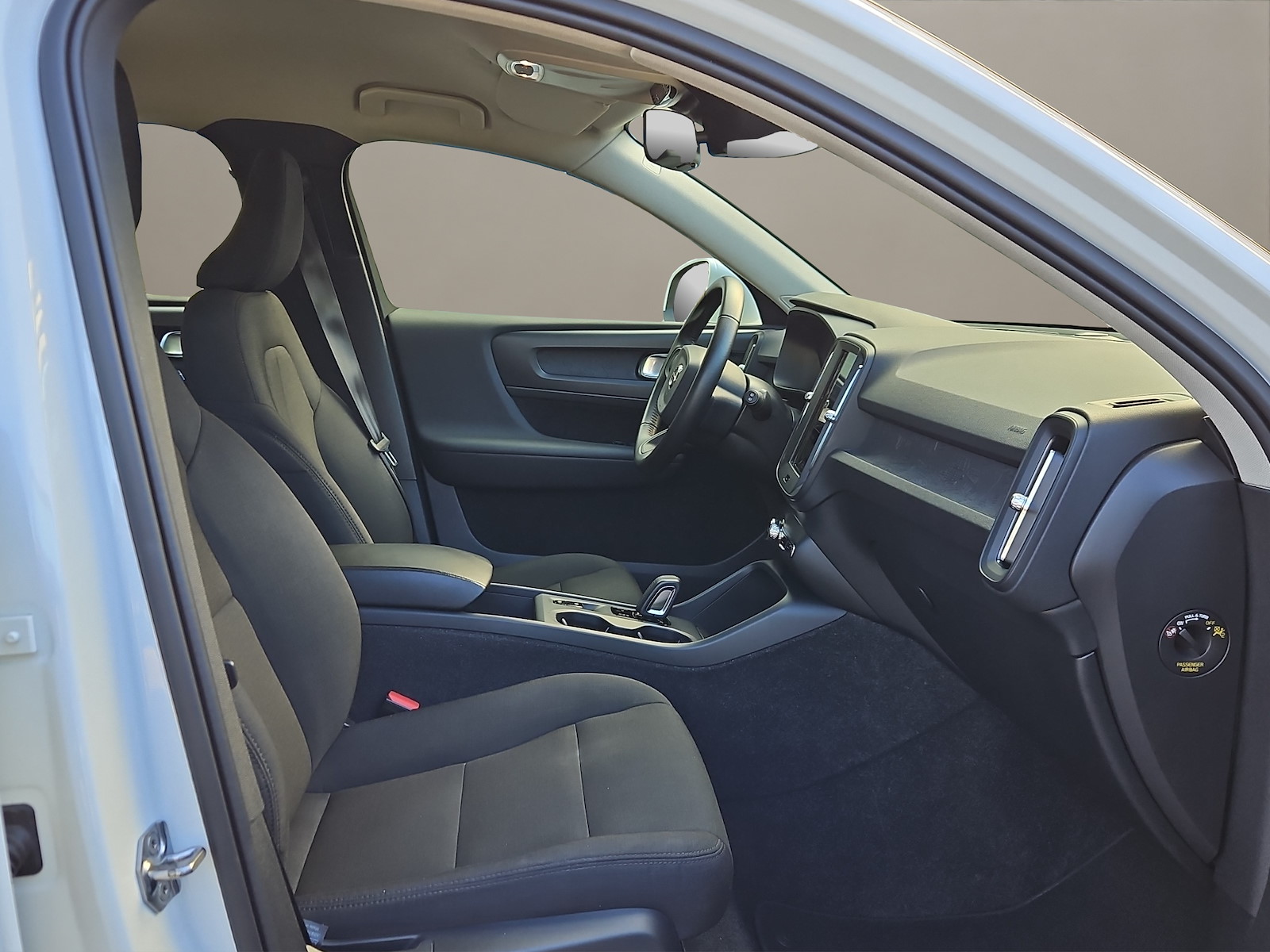 VOLVO XC40 2.0 D3-image-10