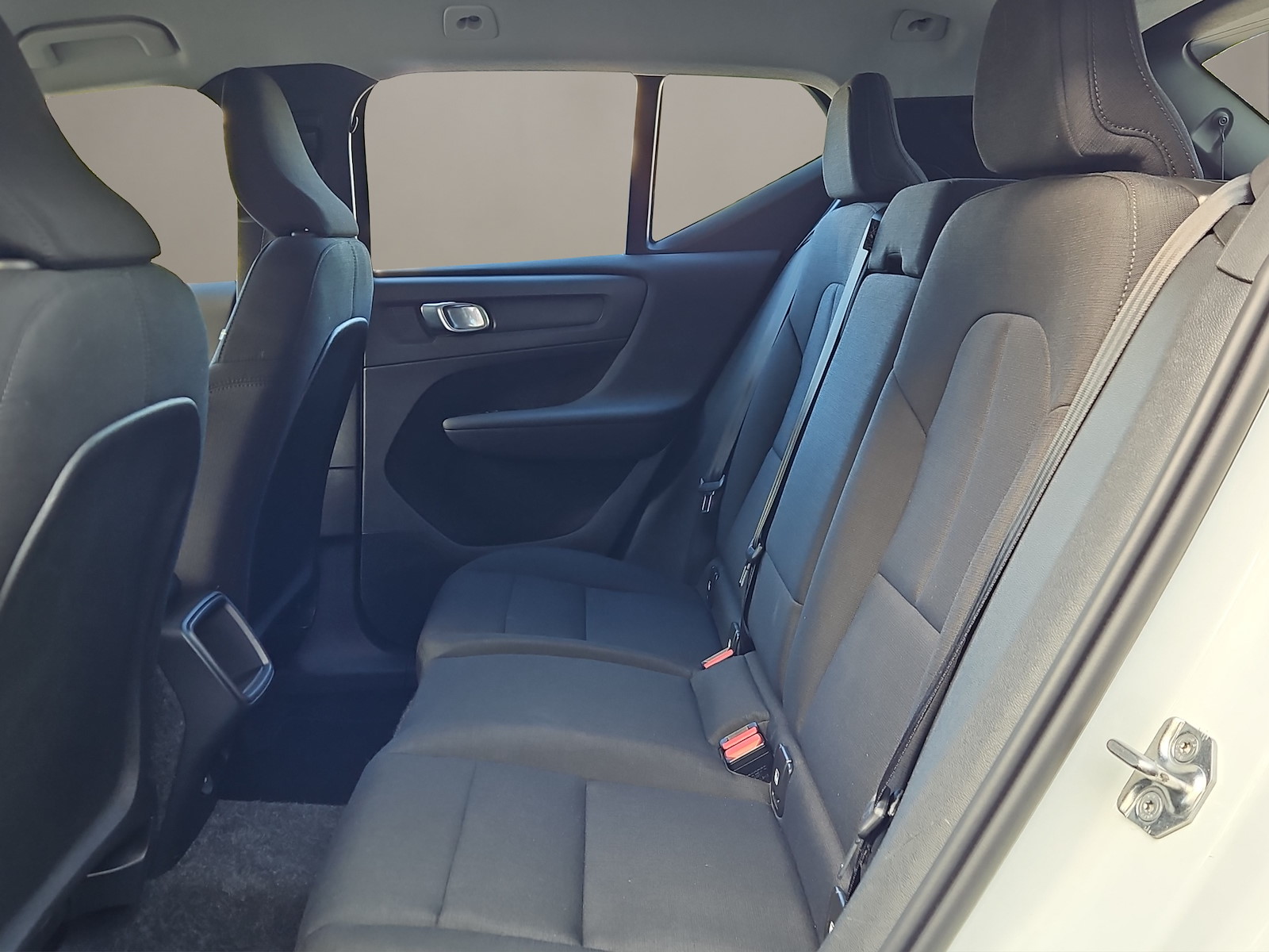 VOLVO XC40 2.0 D3-image-9