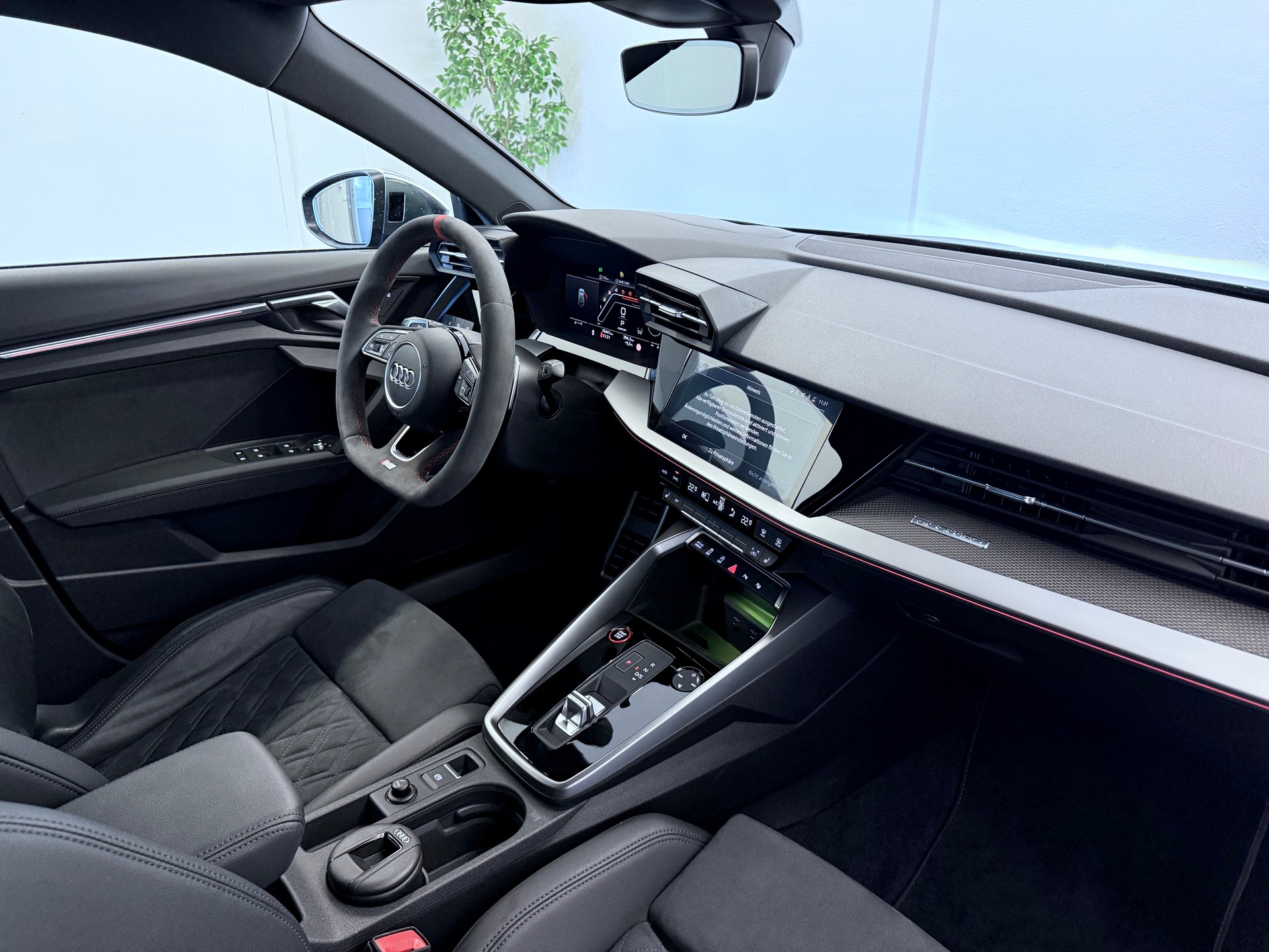 AUDI RS3 Sportback 2.5 TSI quattro S-tronic-image-15