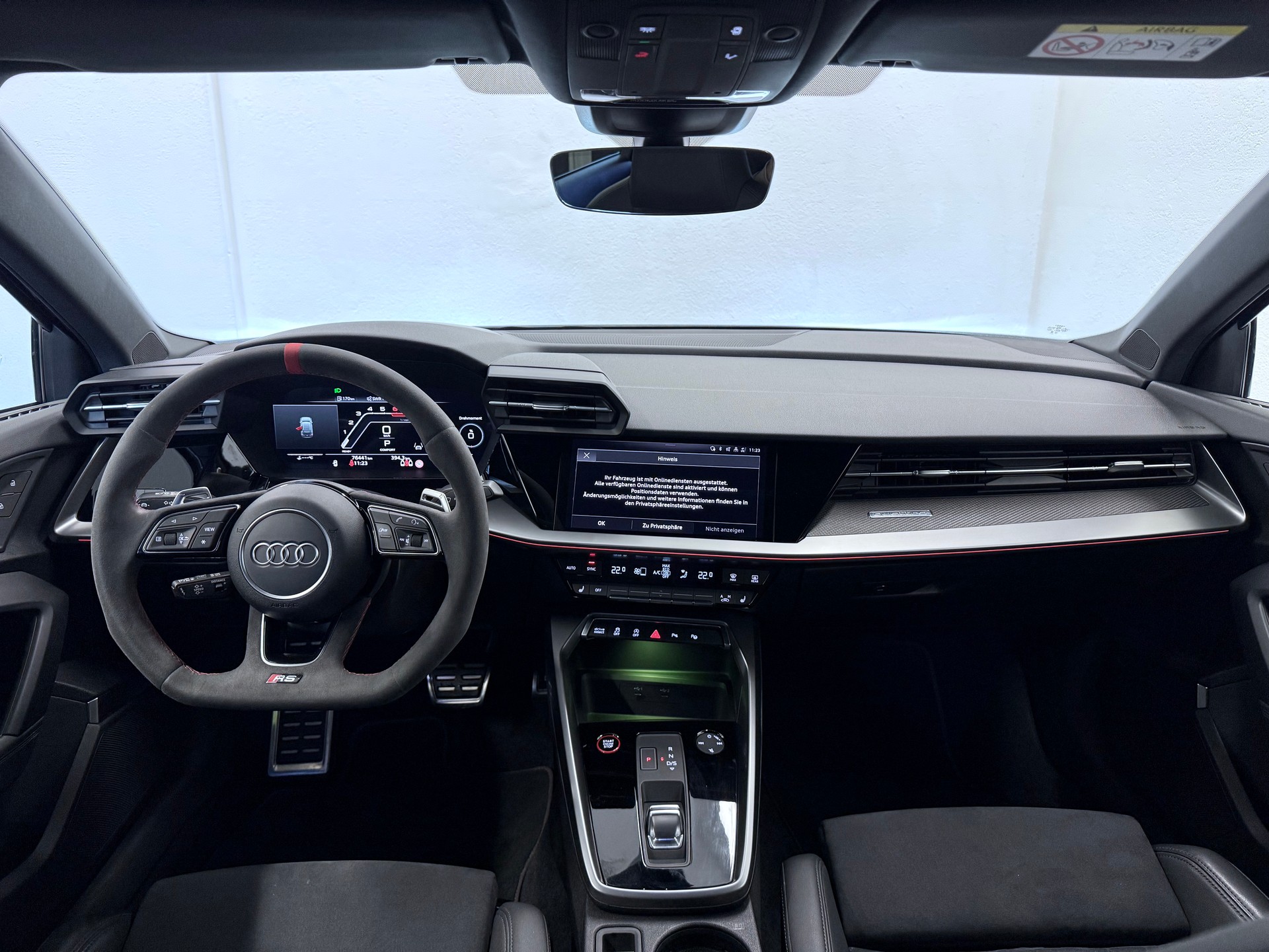 AUDI RS3 Sportback 2.5 TSI quattro S-tronic-image-12