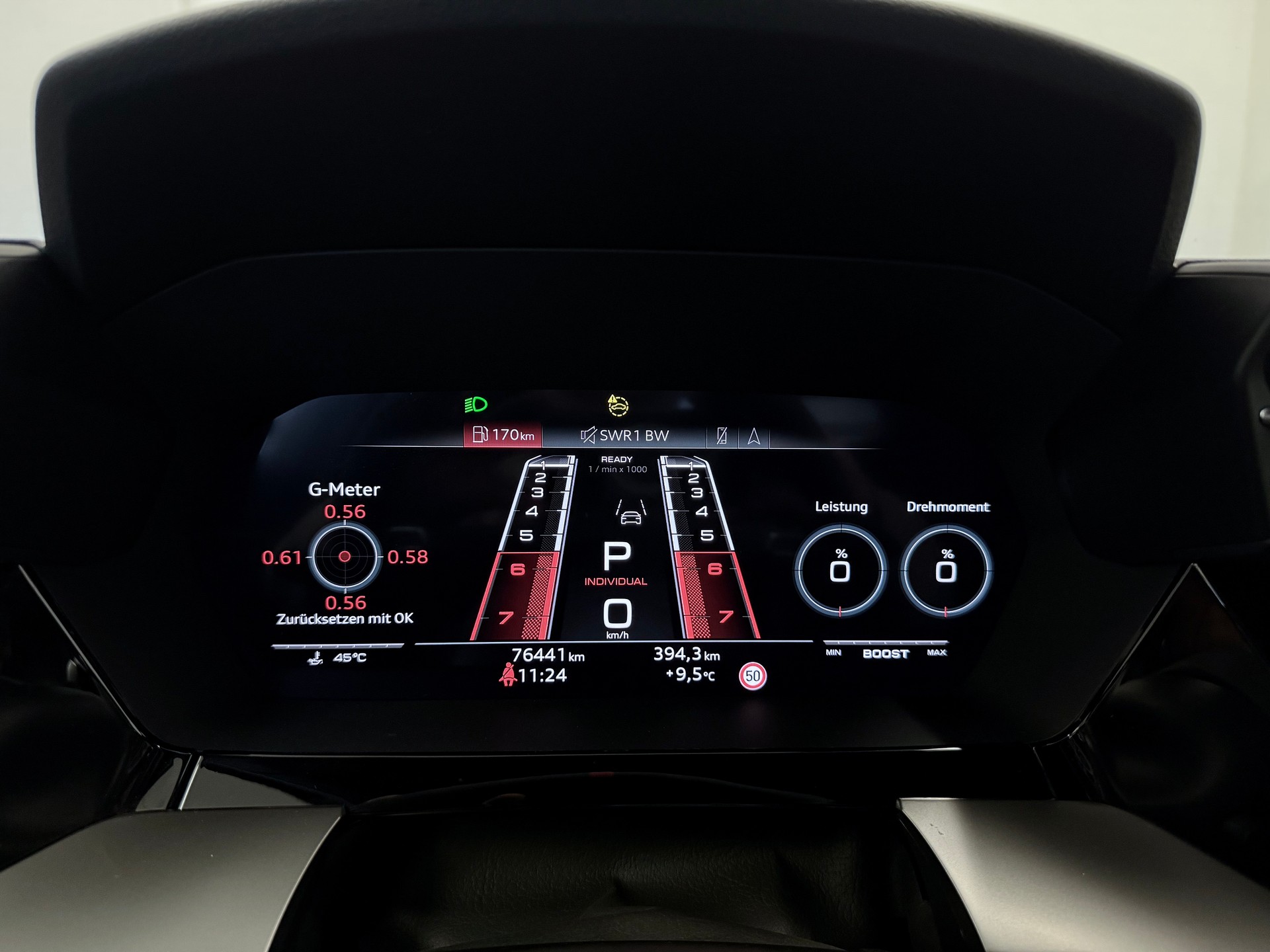 AUDI RS3 Sportback 2.5 TSI quattro S-tronic-image-24