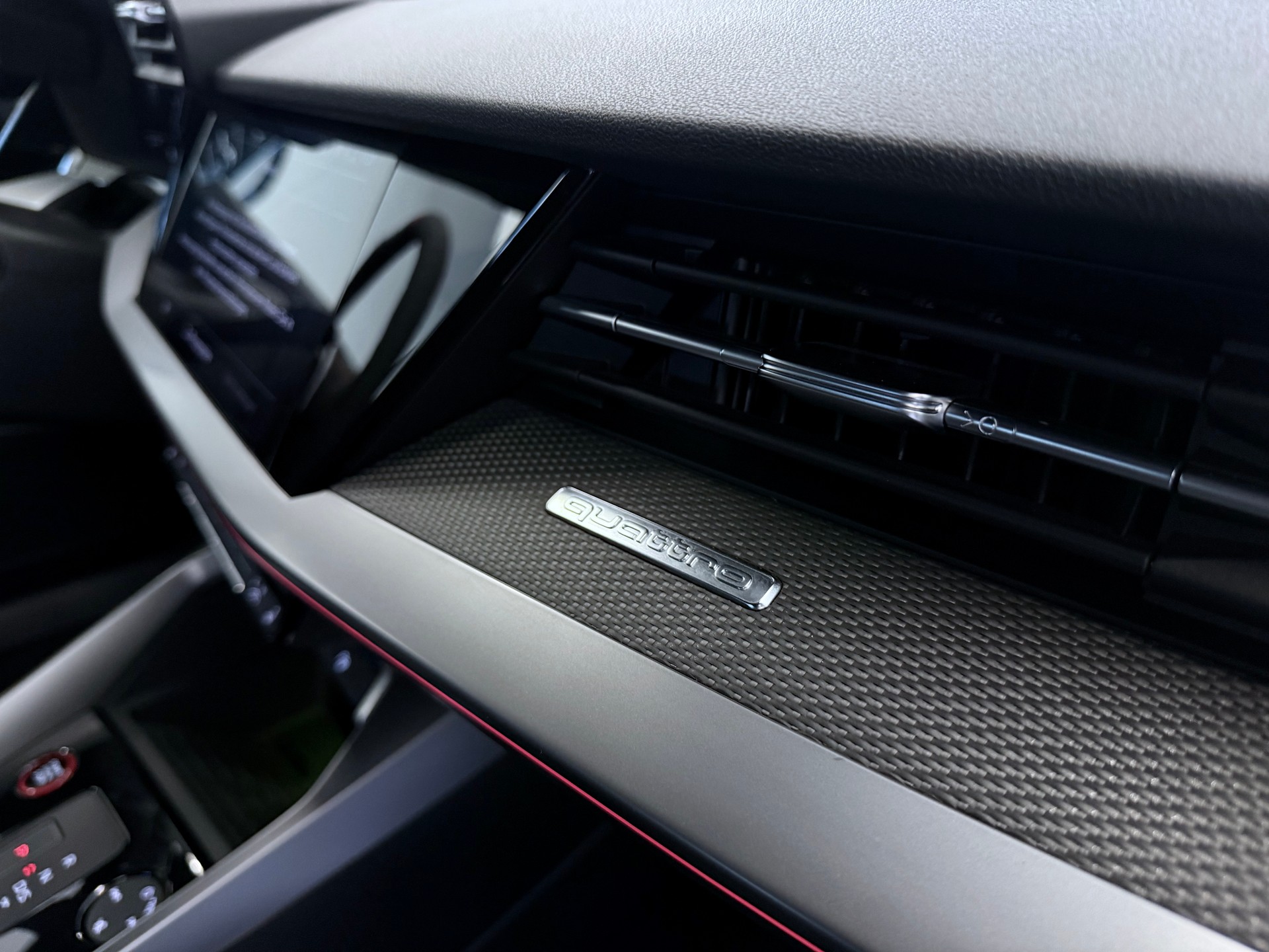 AUDI RS3 Sportback 2.5 TSI quattro S-tronic-image-21