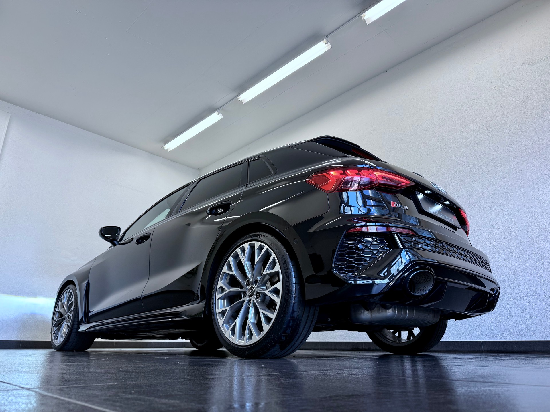AUDI RS3 Sportback 2.5 TSI quattro S-tronic-image-9