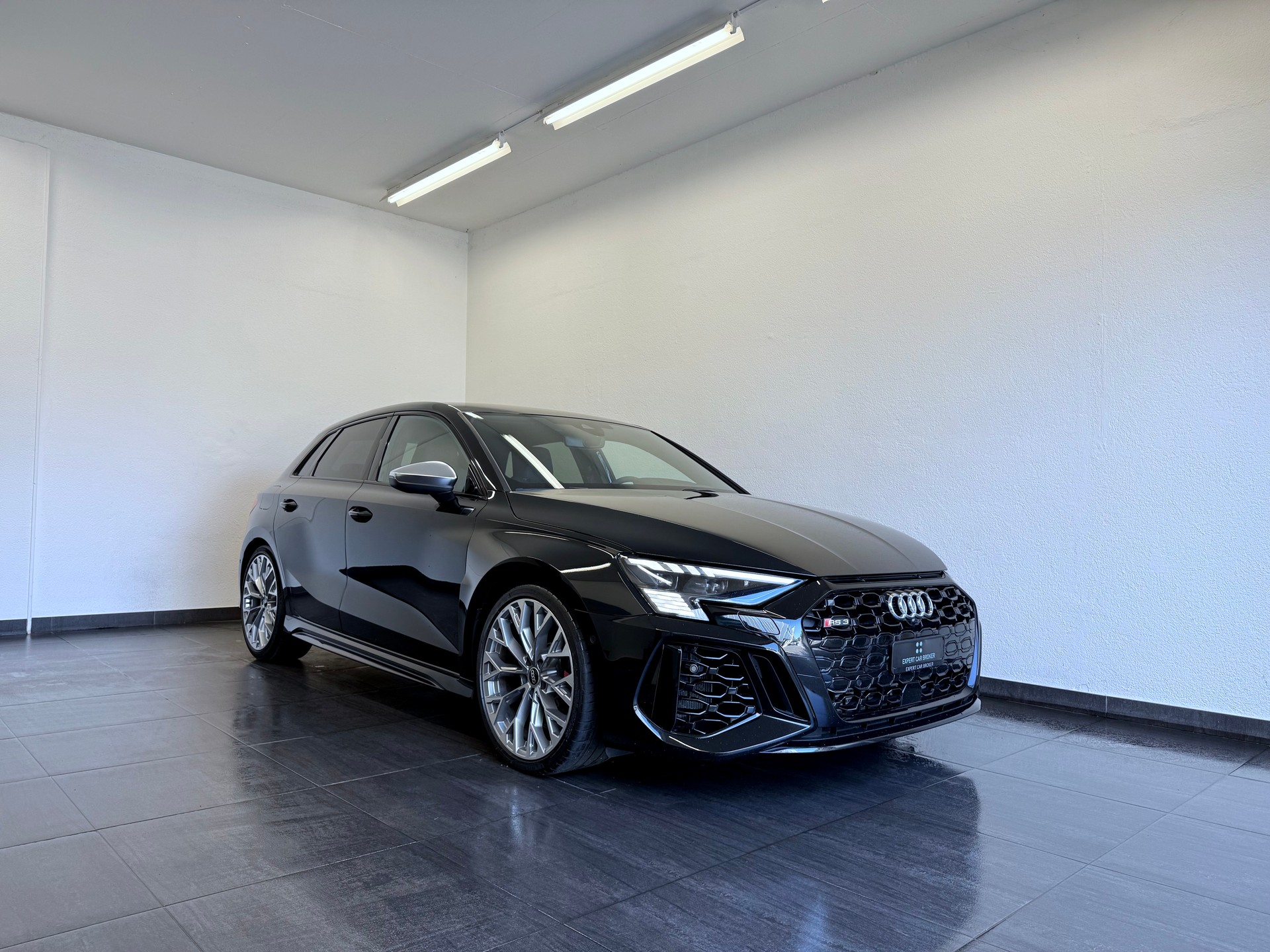 AUDI RS3 Sportback 2.5 TSI quattro S-tronic-showroom-element-1