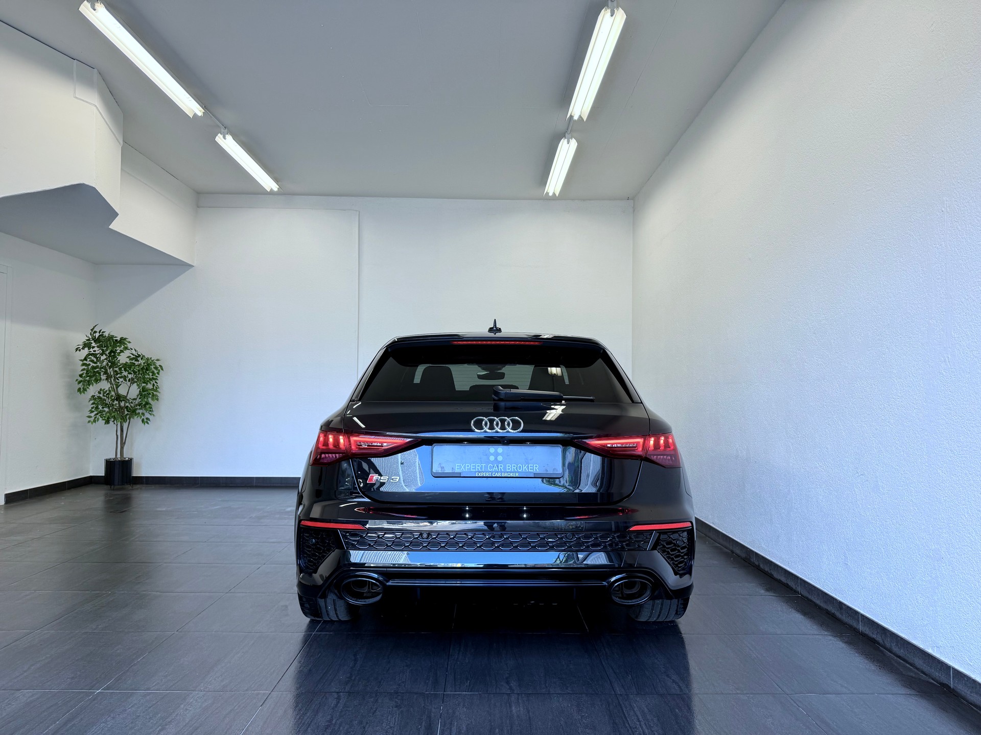 AUDI RS3 Sportback 2.5 TSI quattro S-tronic-image-10
